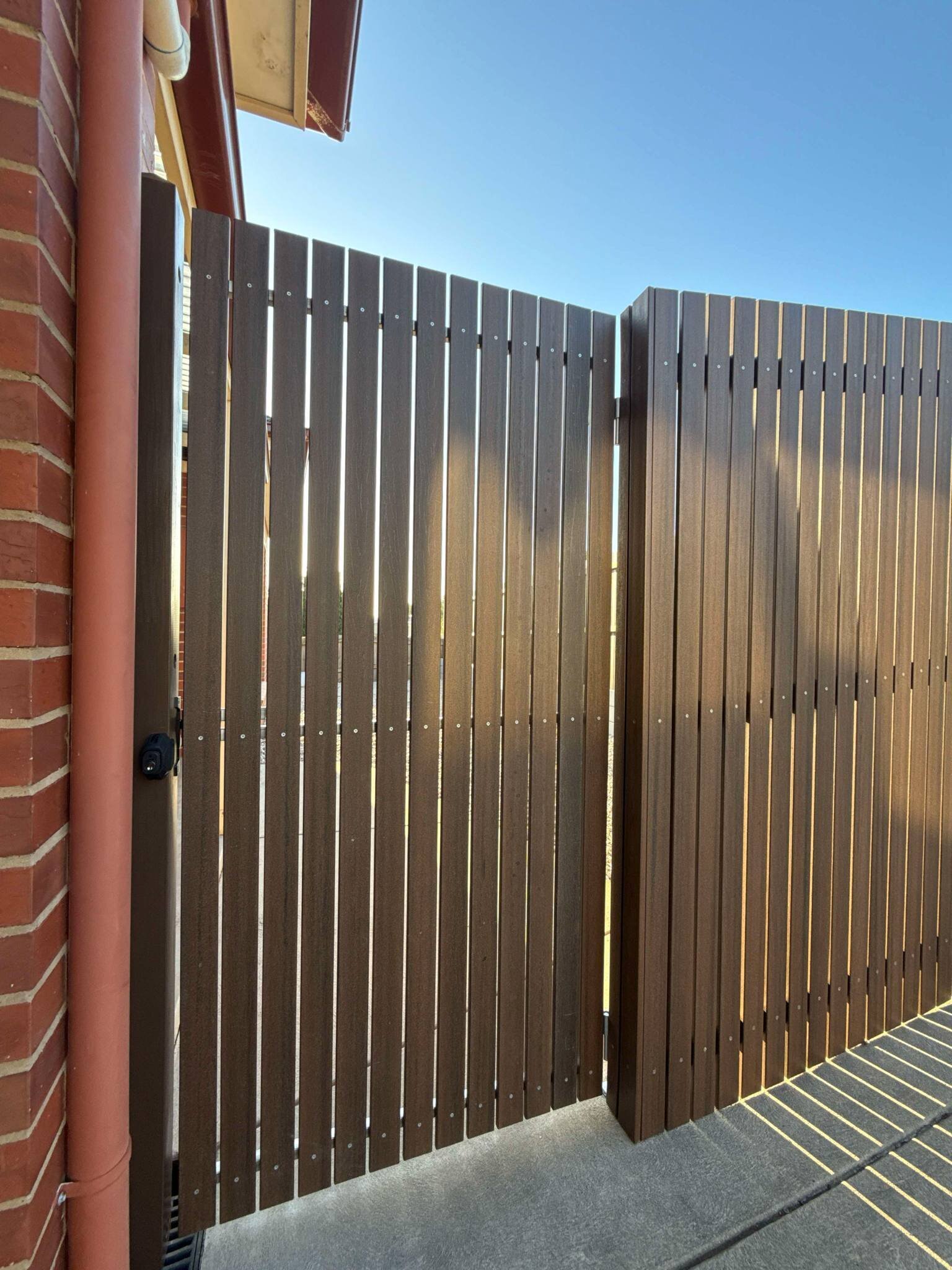 Contemporary fence design by AR Construction in South West VIC