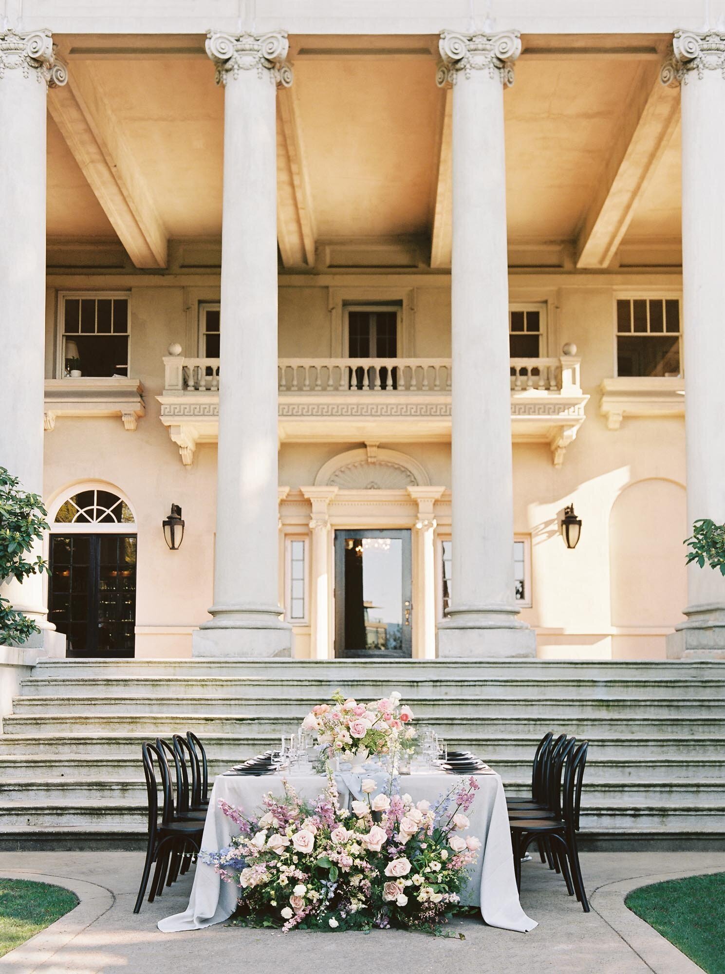 Wedding dining table in a mansion