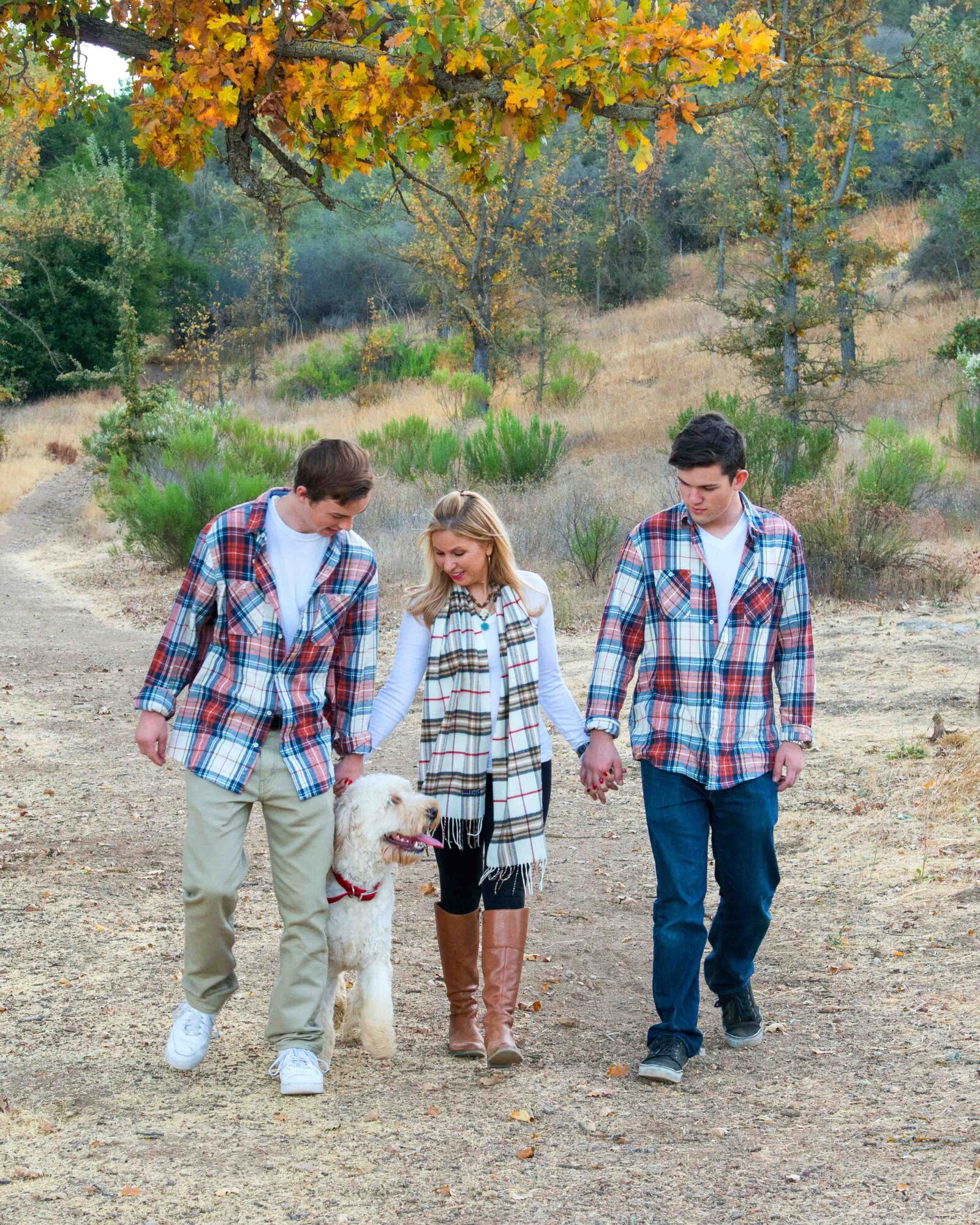 Maria-McCarthy-Photography-family-holiday-portrait-plaid