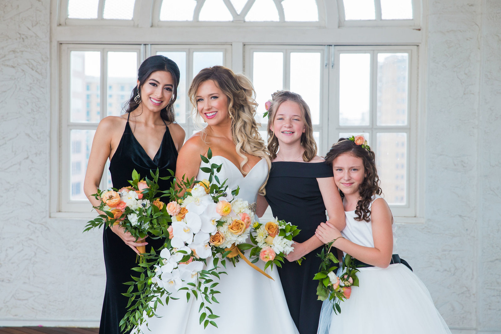 yellow and white unstructured bouquet