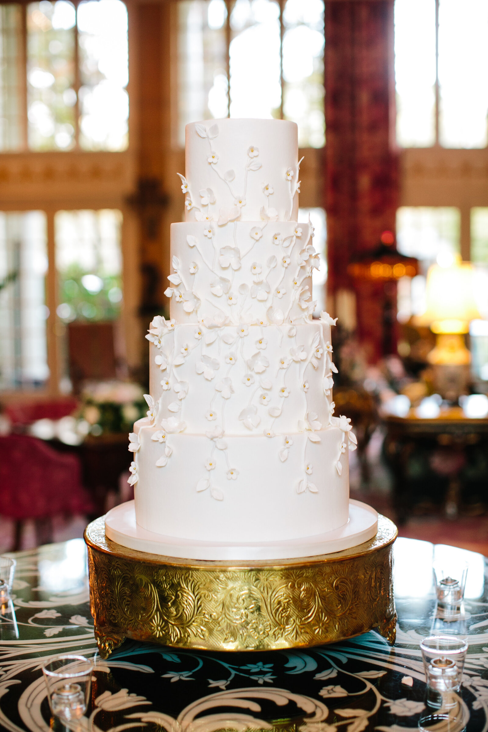 Modern-Wedding-Cake-Ashley-Cakes-56-Millie-Holloman-Photography