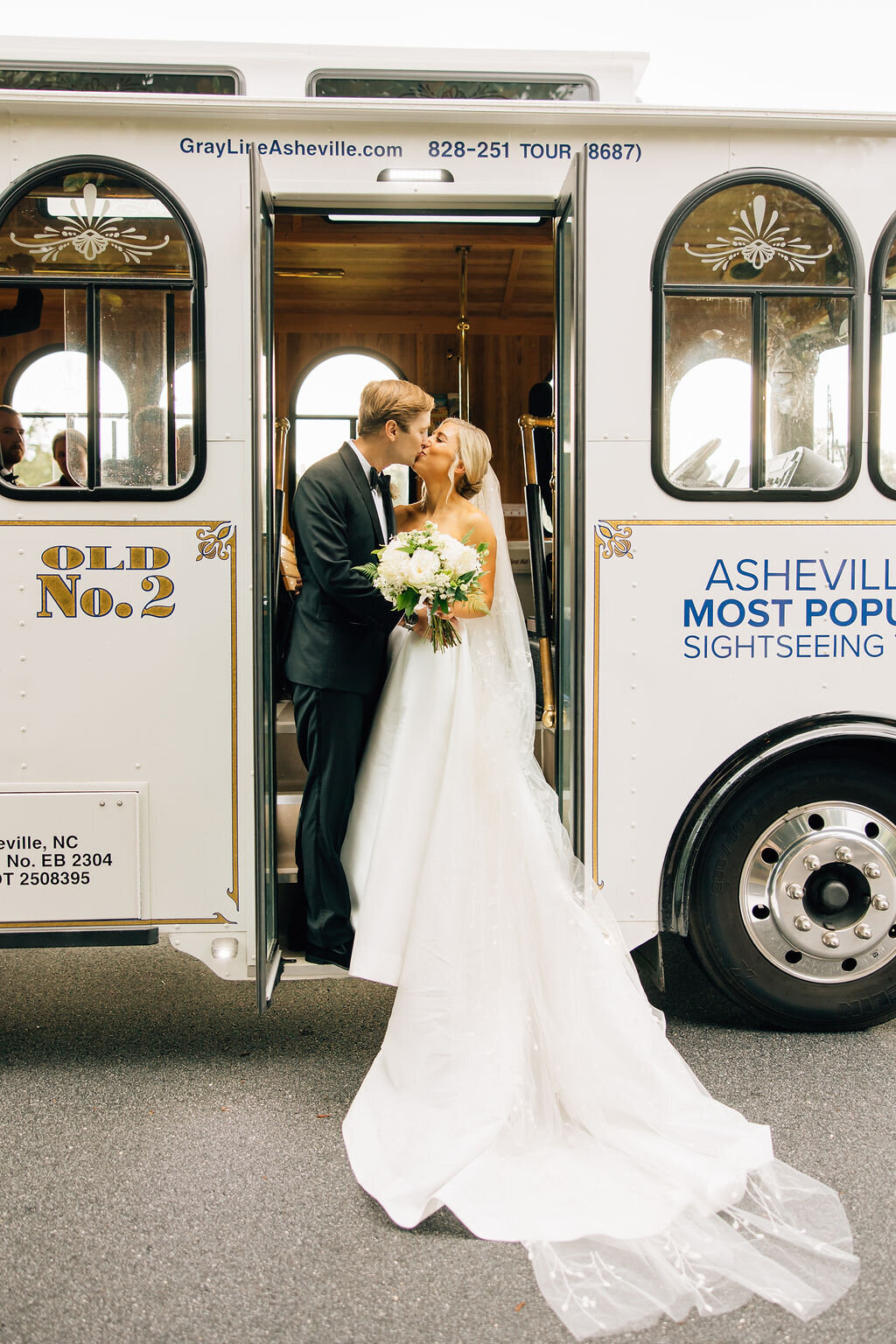 asheville-north-carolina-wedding-photography-by-amber-hatley-rory-and-thomas-136A8674