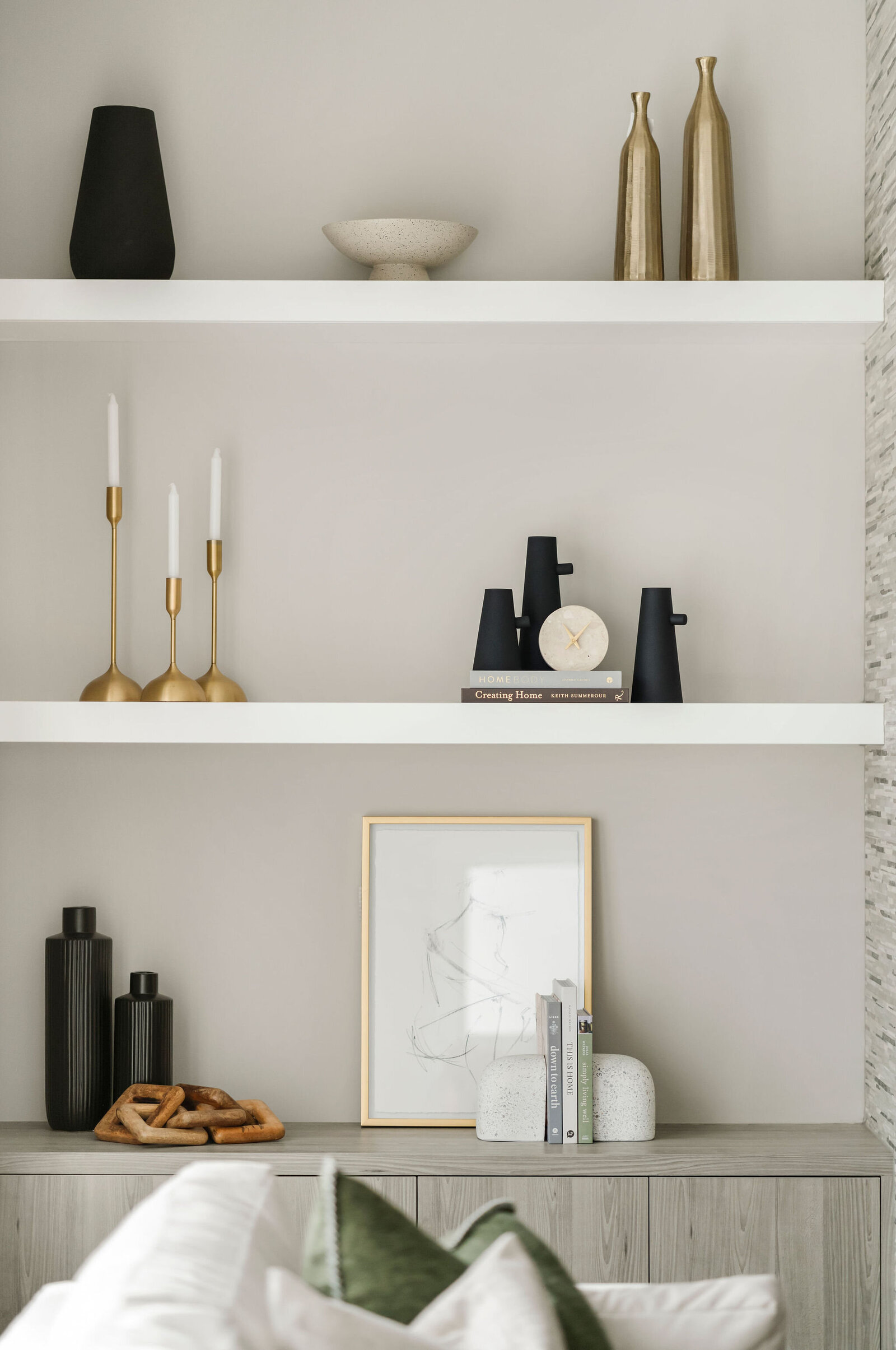 Styling - Accessories - Cabinets - Shelves