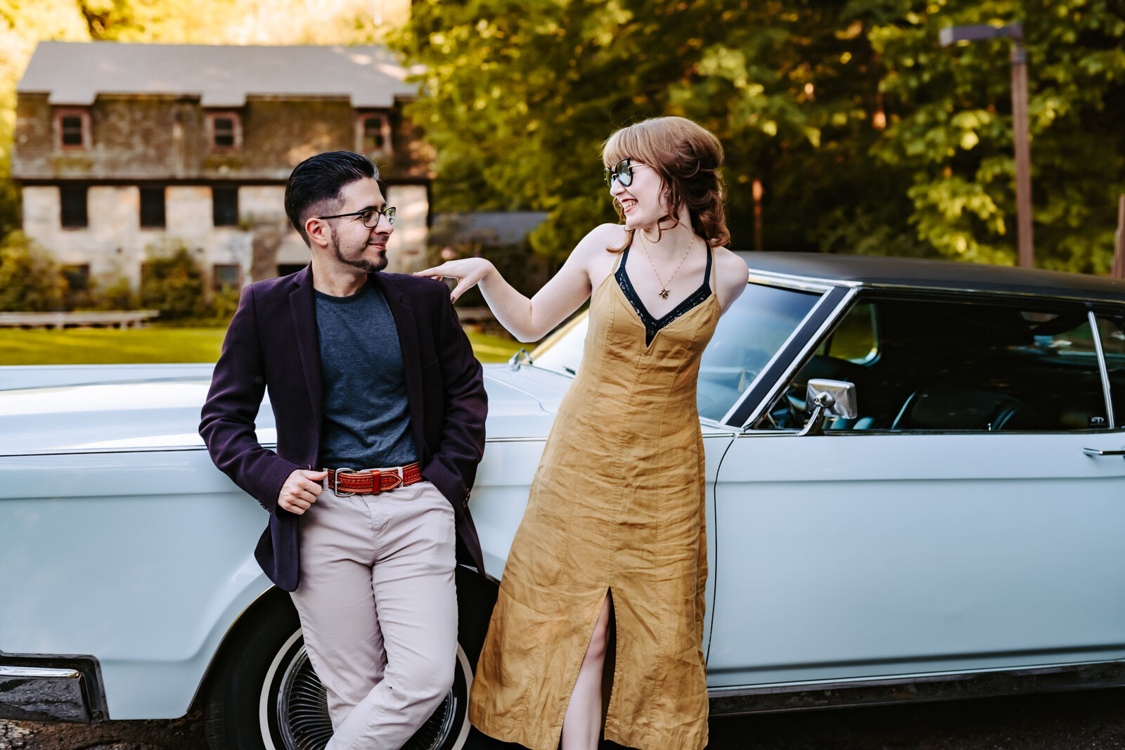 vintage-car-engagement-session-Pioneer-Pavilion-Youngstown