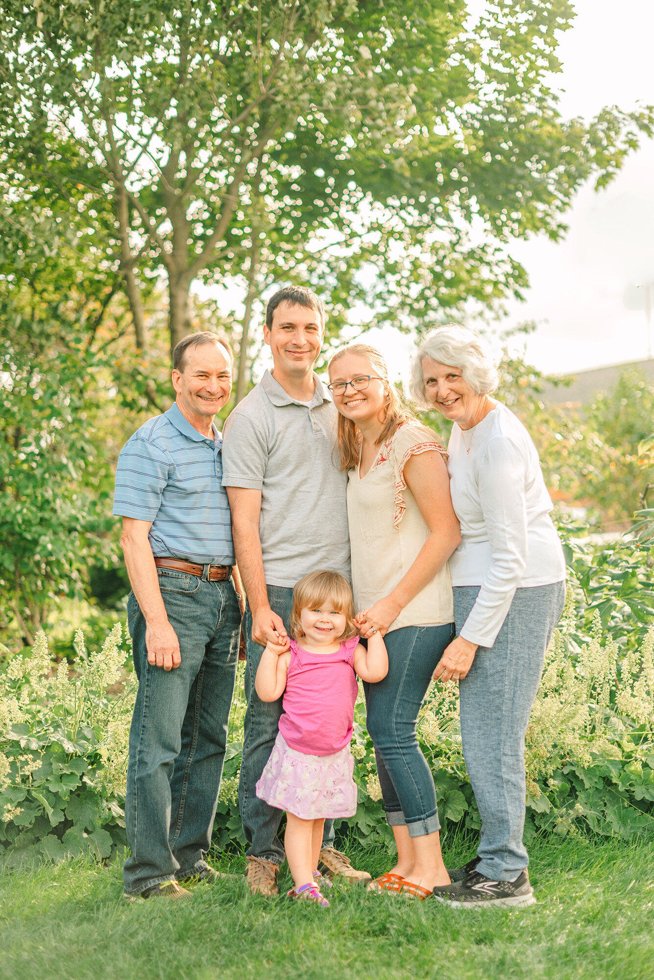 Extended family photos at Cantigny Park in Wheaton, IL
