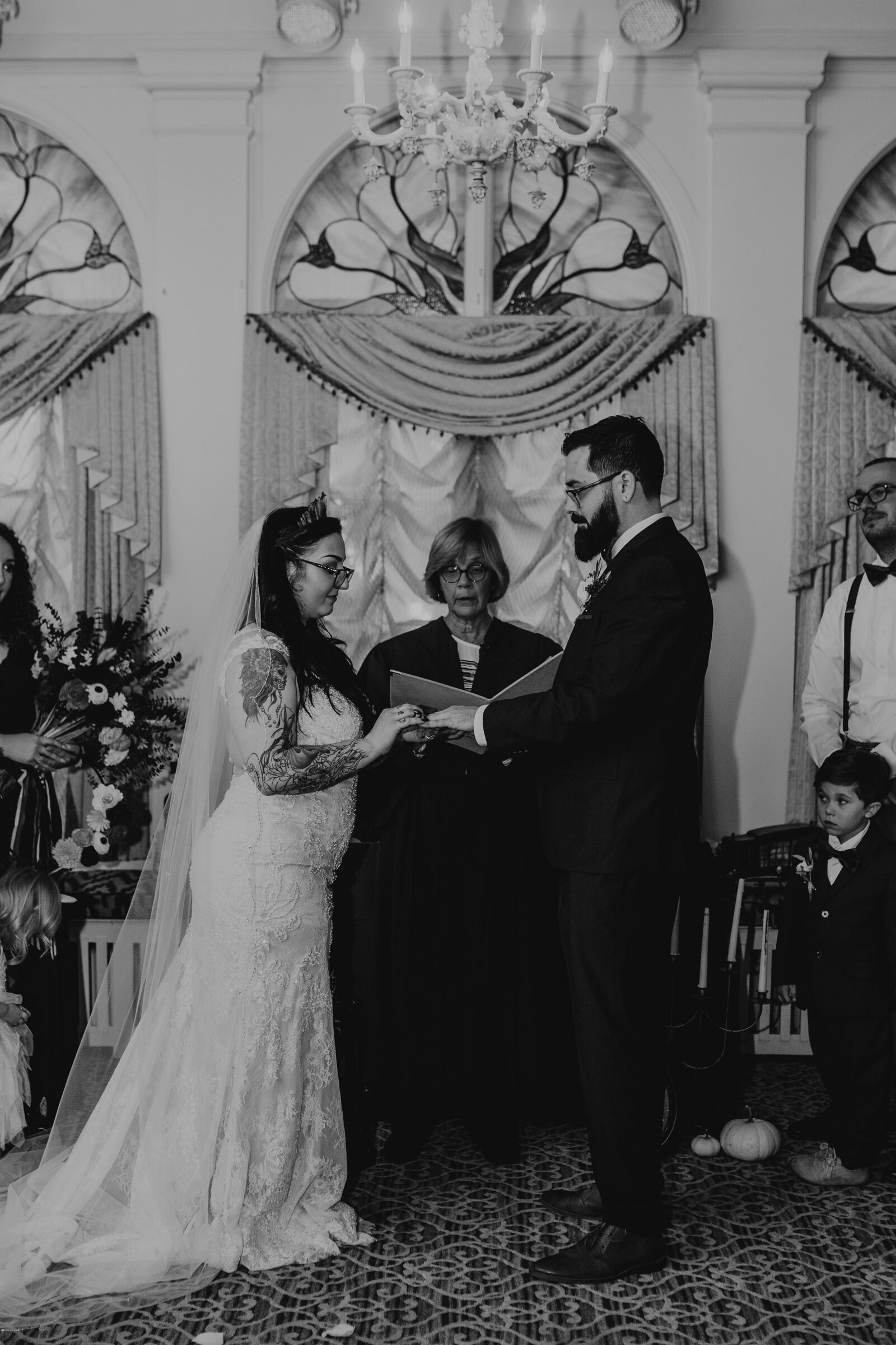 GARNET DAHLIA _ GENERAL SUTTER INN _ LITITZ _ PA WEDDING (49)