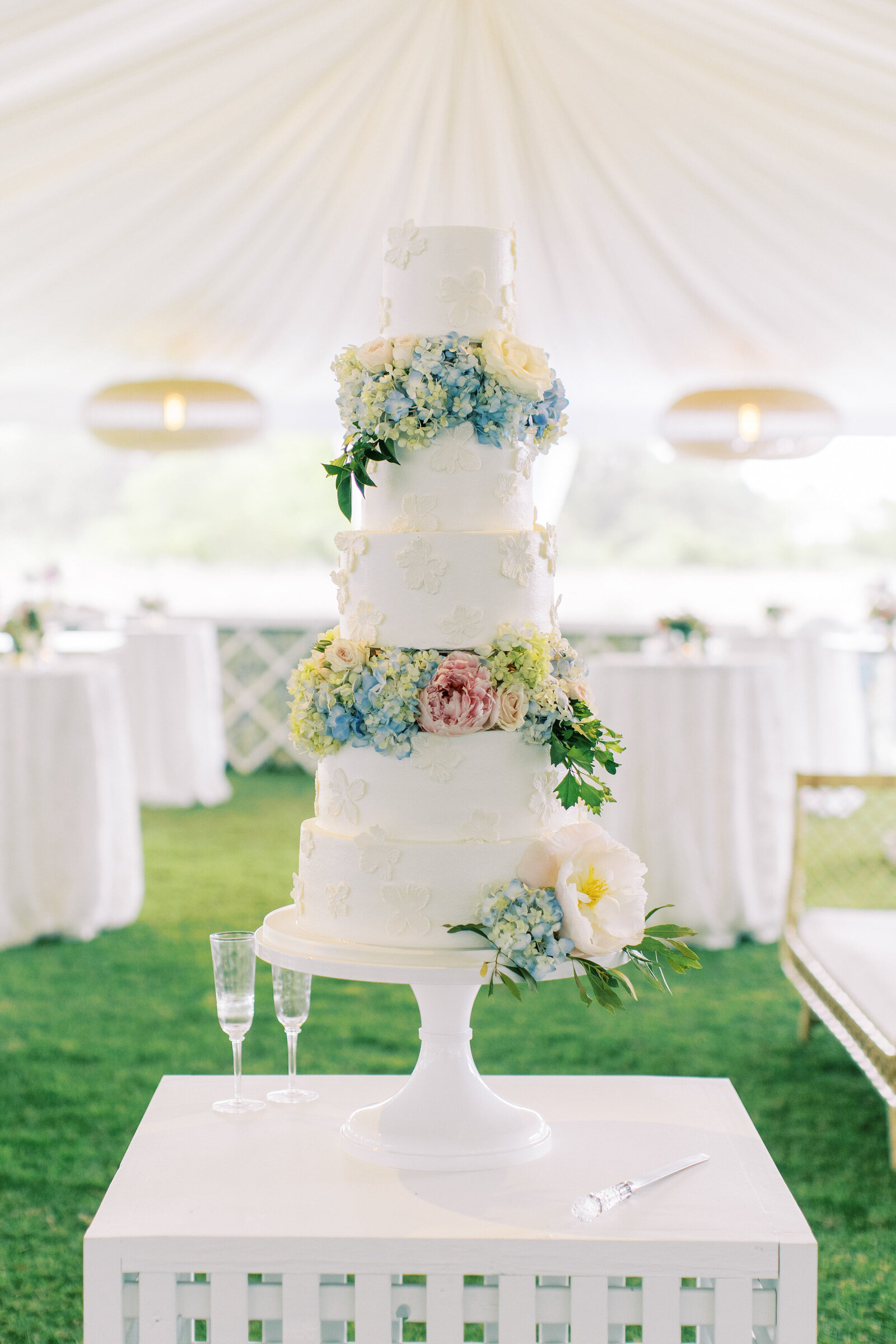 Garden-Wedding-Cake-Ashley-Cakes-46-Perry-Vaile-Photography