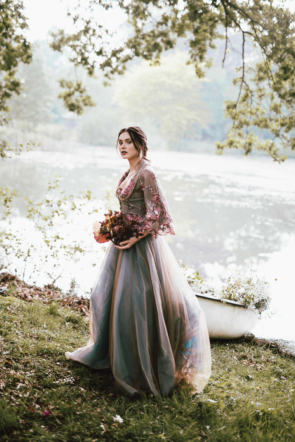 Belle-Epoque-floral-embroidered-wedding-dress-JoanneFlemingDesign-DavidWickhamPhoto (12)