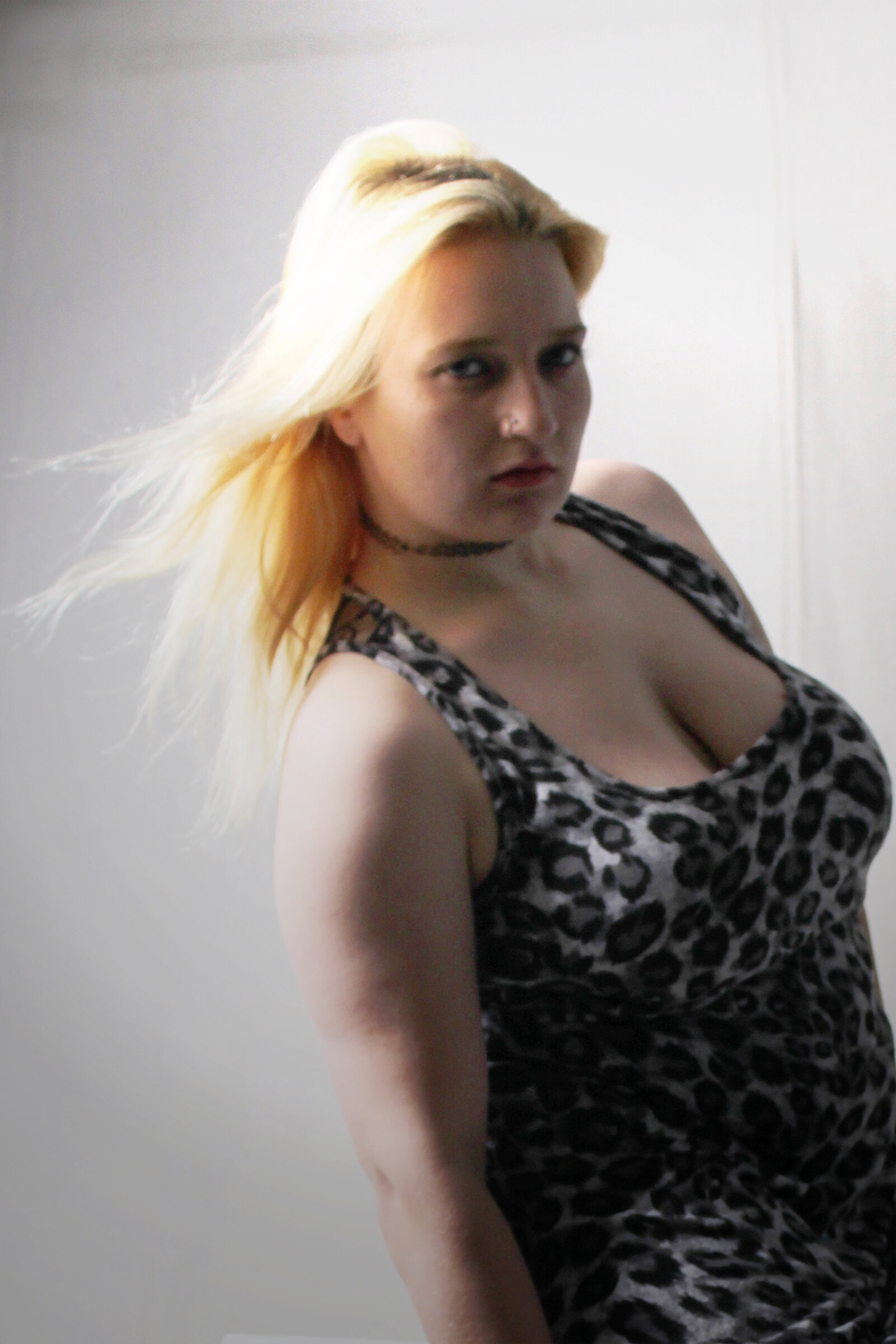 Leopard print, blonde, cleavage, wind, choker