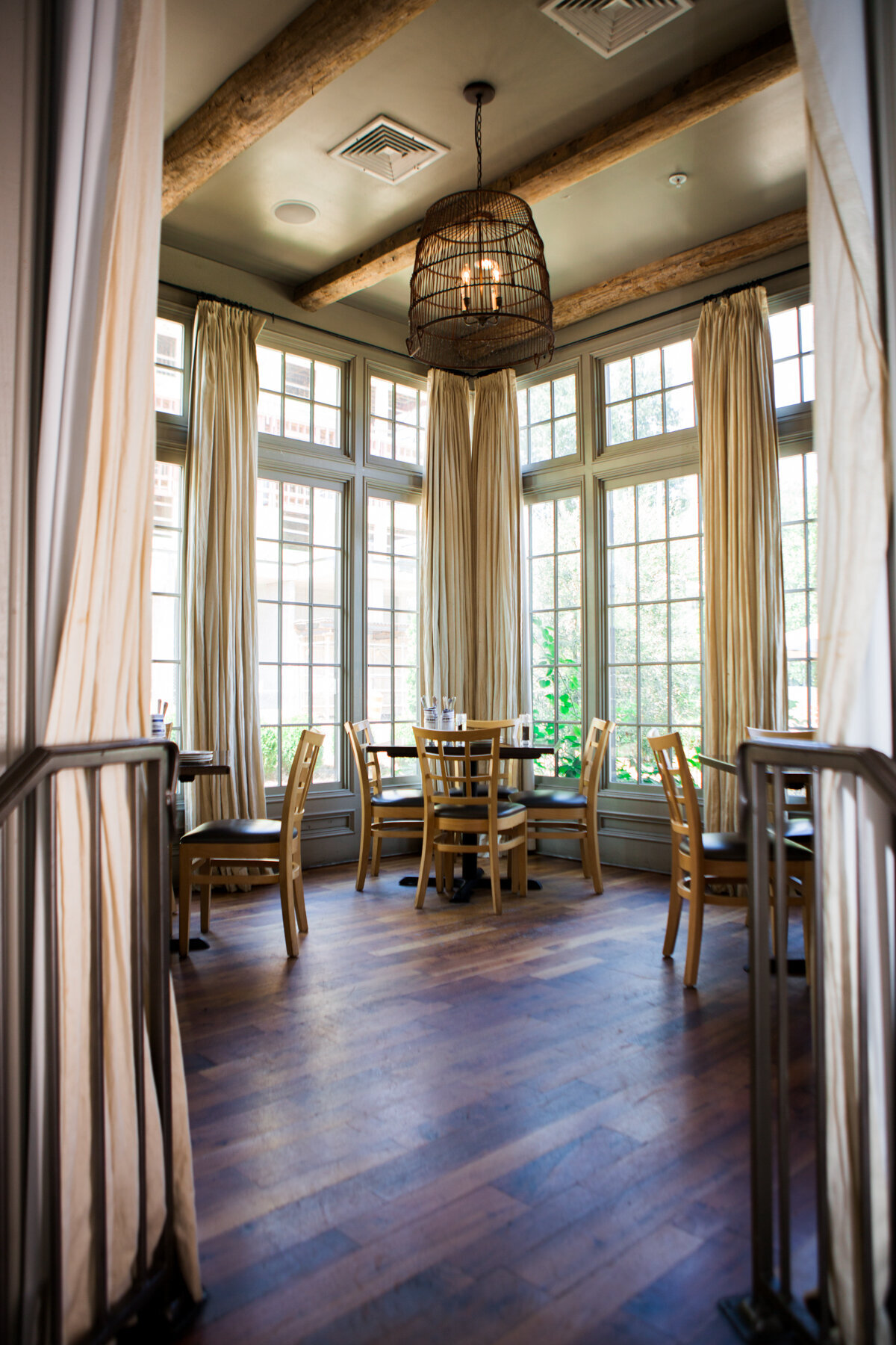 Acre Restaurant Auburn dining room