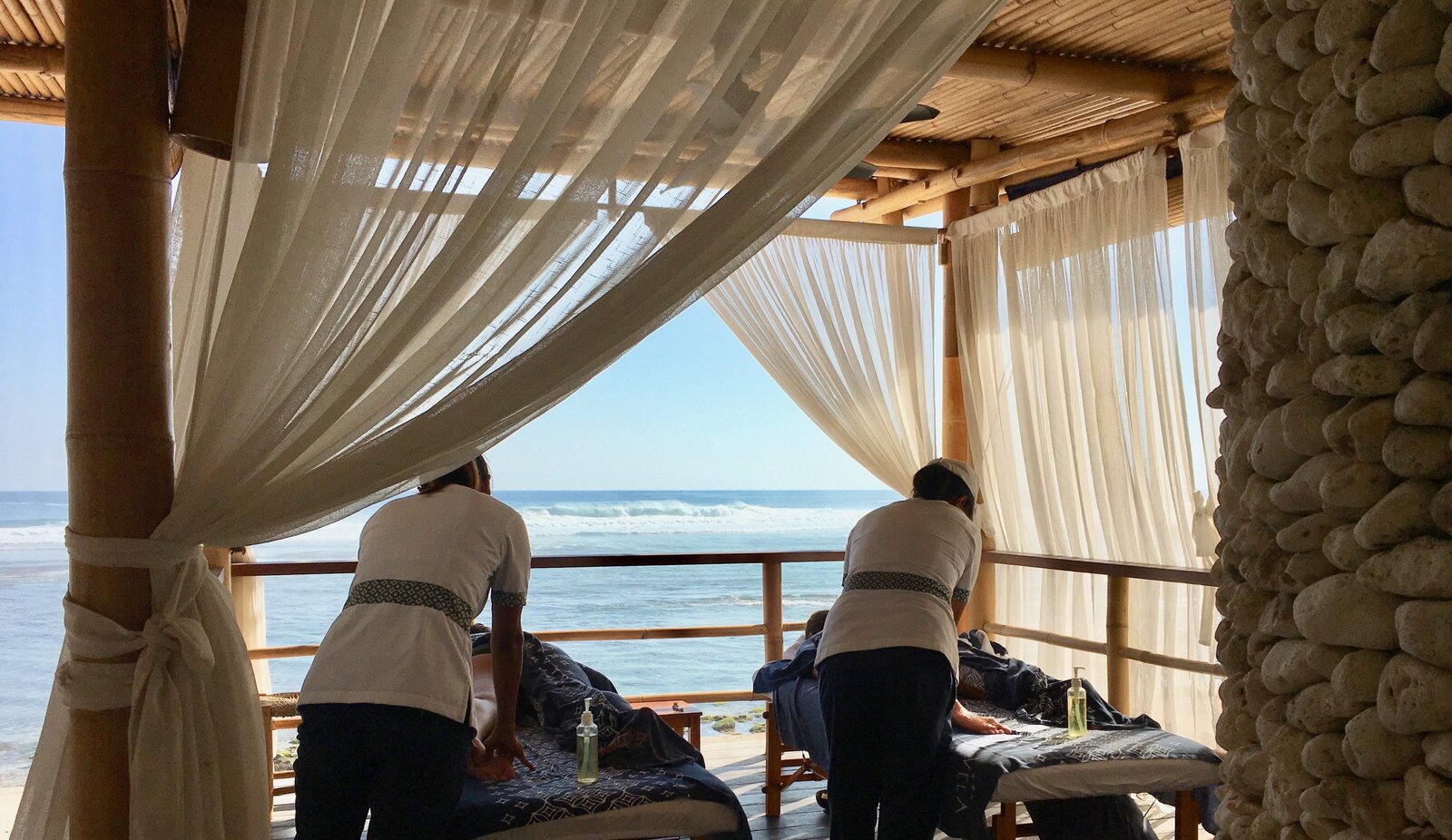 ocean spa massage bali - yoga wellness retreats with yinside yoga bali