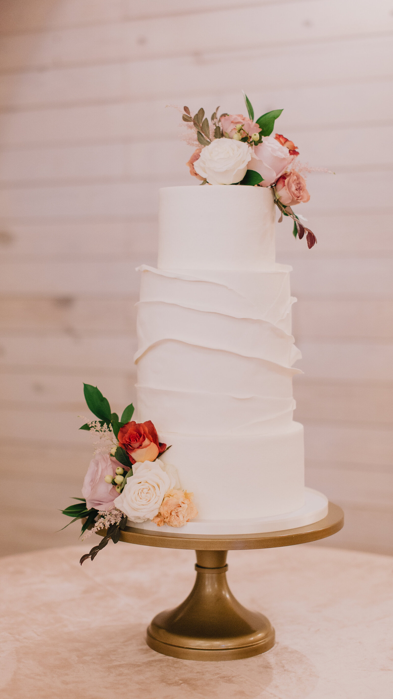 Modern-Wedding-Cake-Ashley-Cakes-24