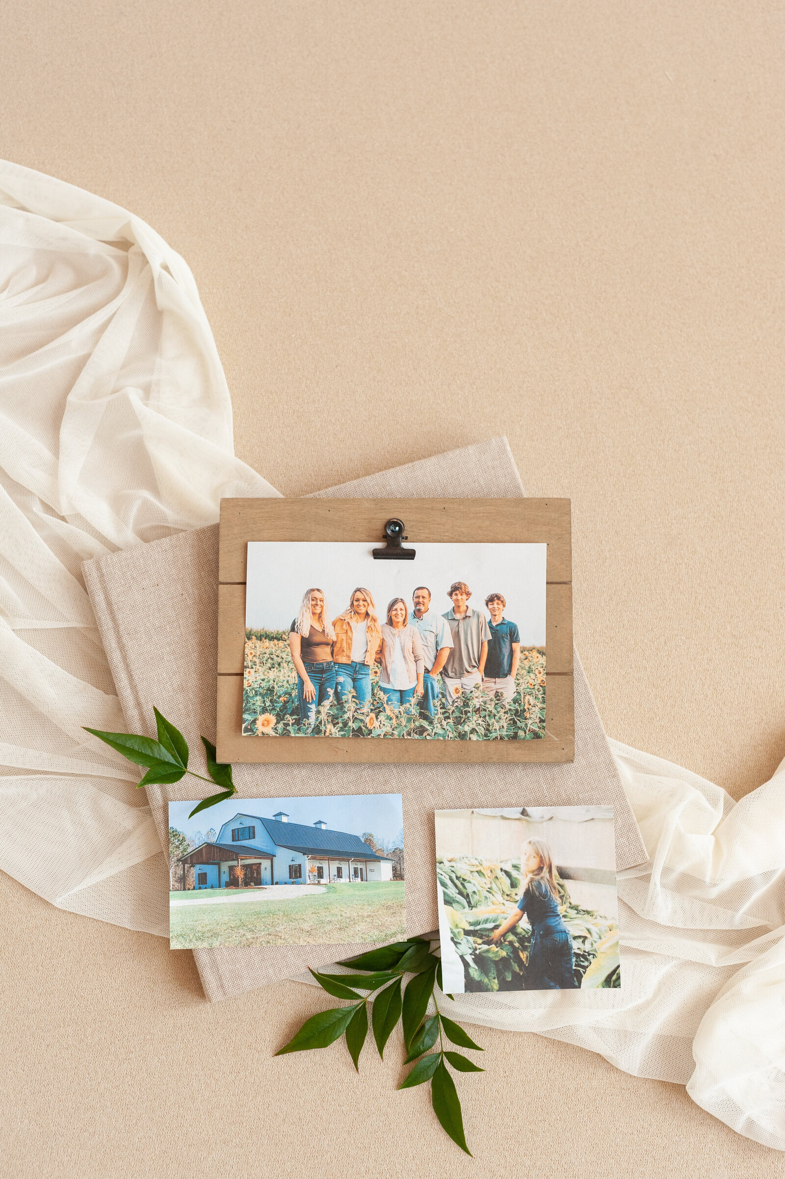 Farmers Daughter at Walston Pond_Jenna Shriver Photography_Ribbon and Ink-11