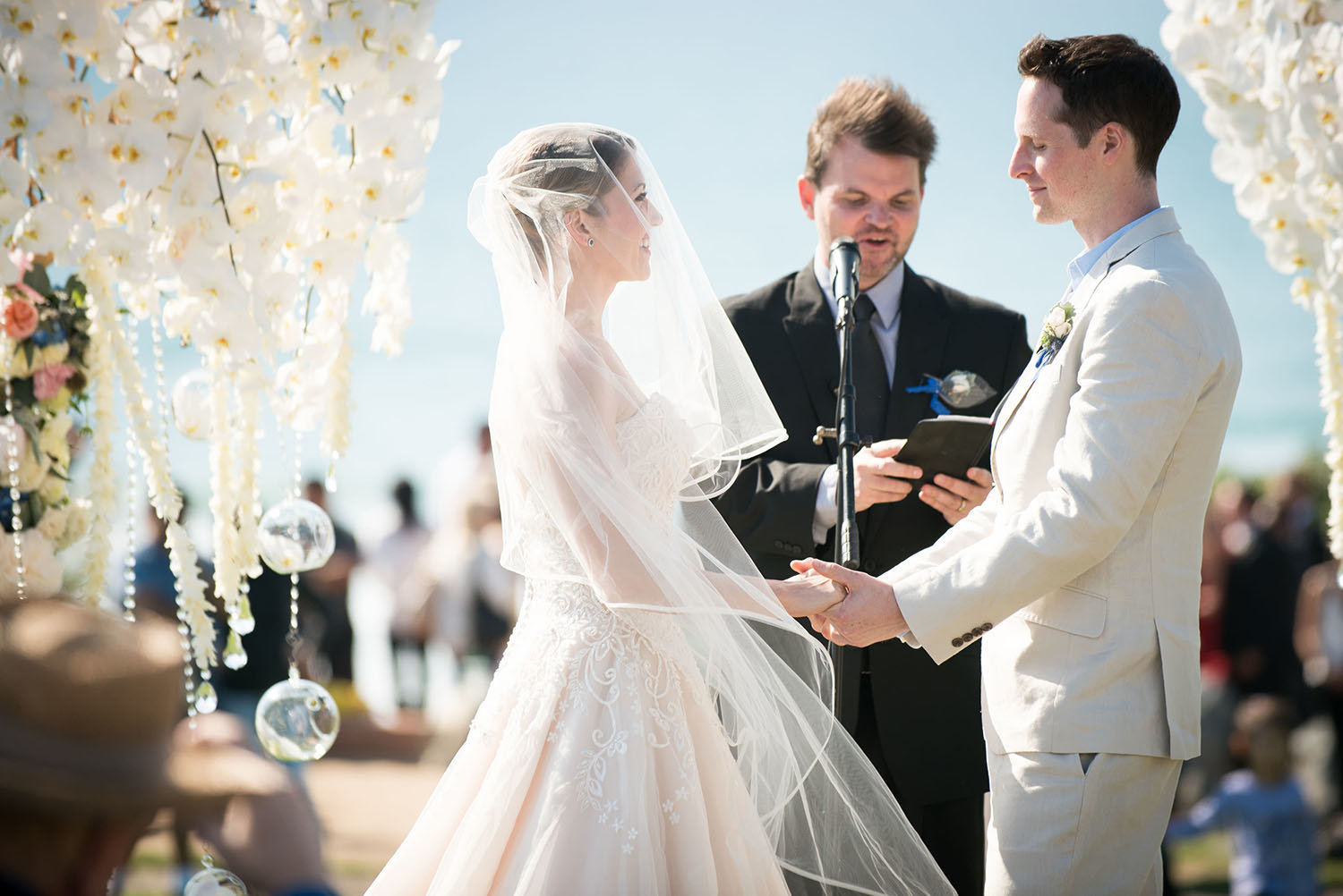 Wedding ceremony with blue skies at Seagrove Park