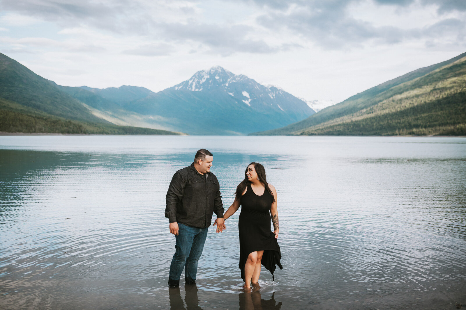 sumer-engagement-photos-in-alaska-donna-marie-photography18