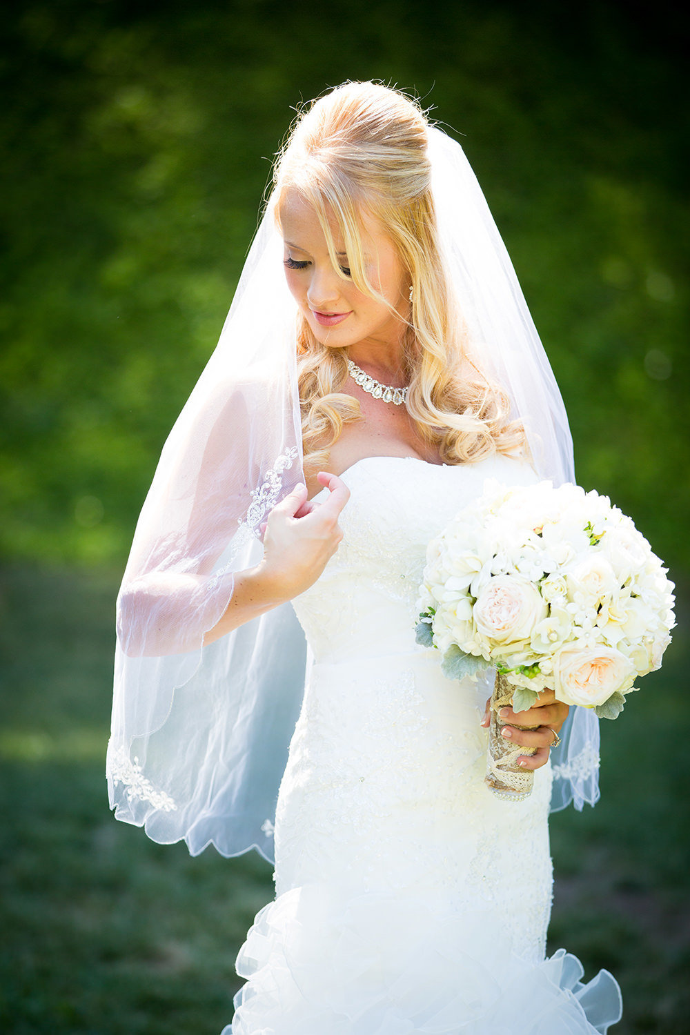 romantic bride picture with a pretty veil