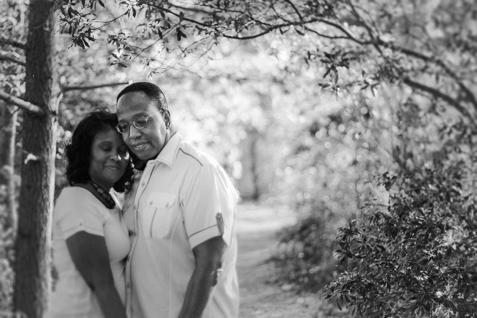 freelens engagement session black and white