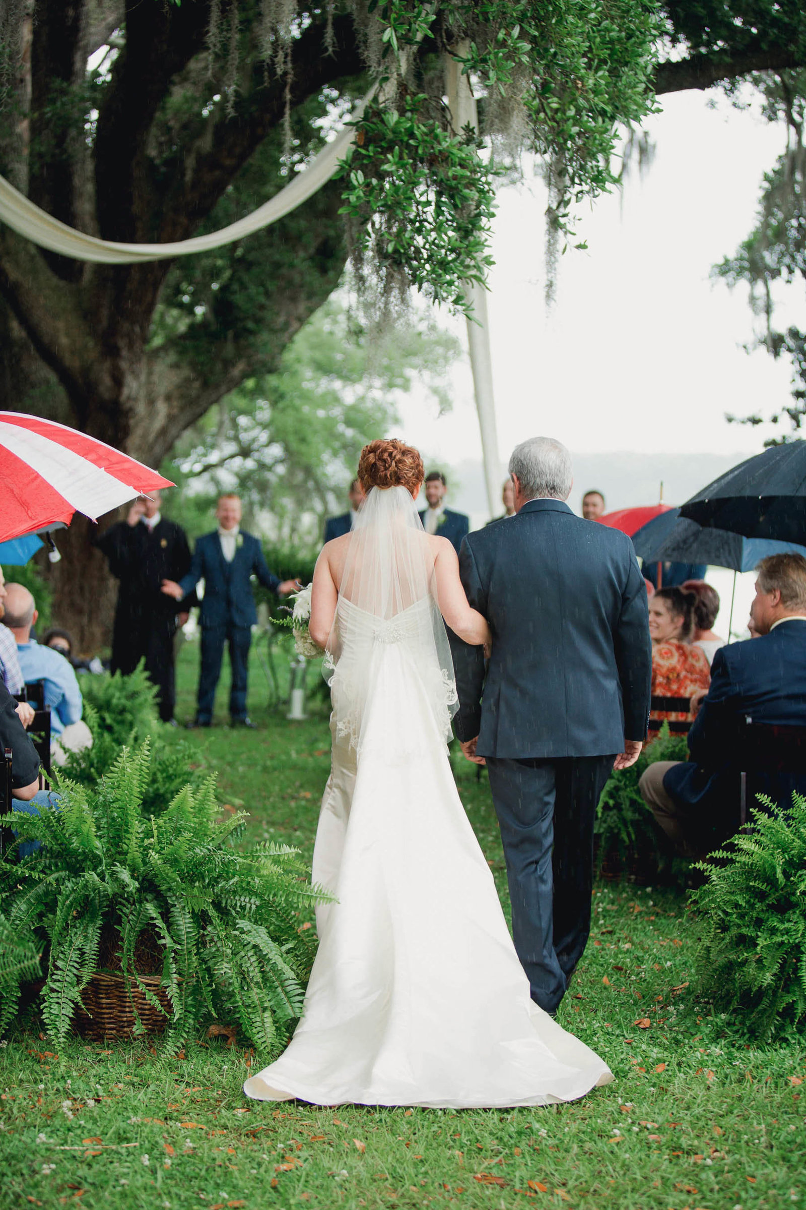 Father walks bride down the aisle, Old Wide Awake Plantation, Charleston, South Carolina