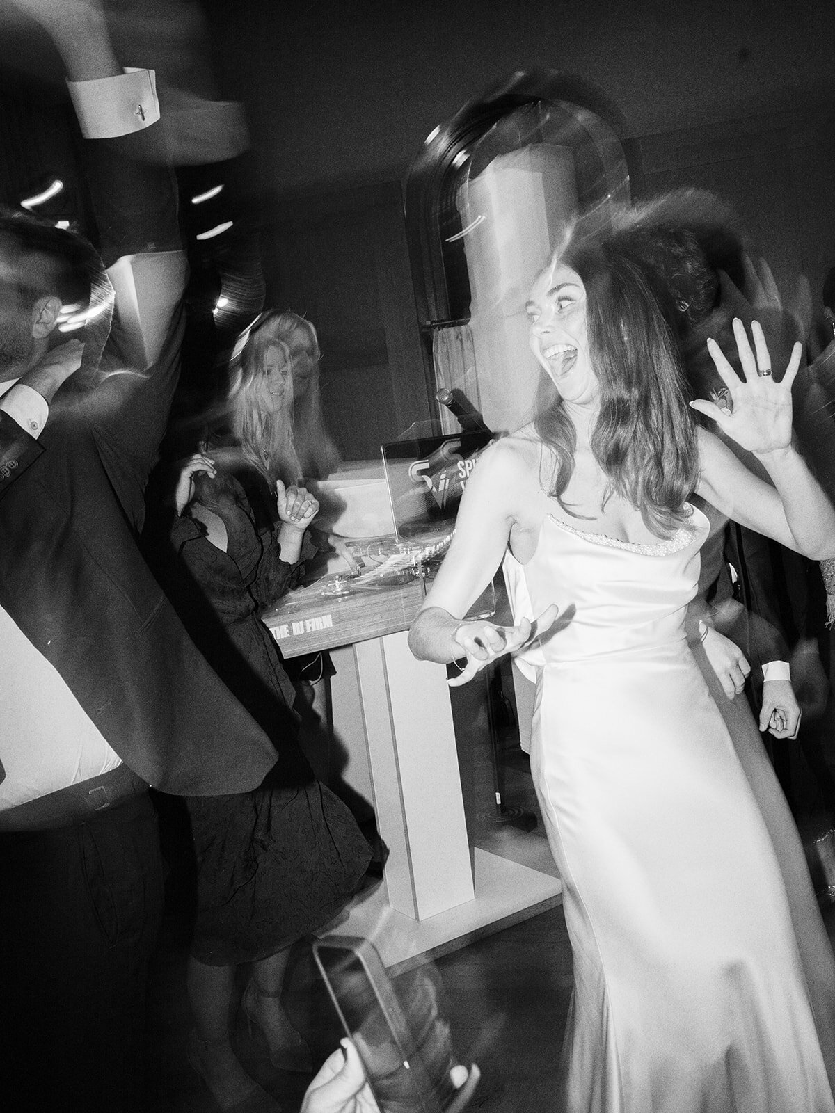 Chicago_Wedding_Photographer_LaurenPage23-140
