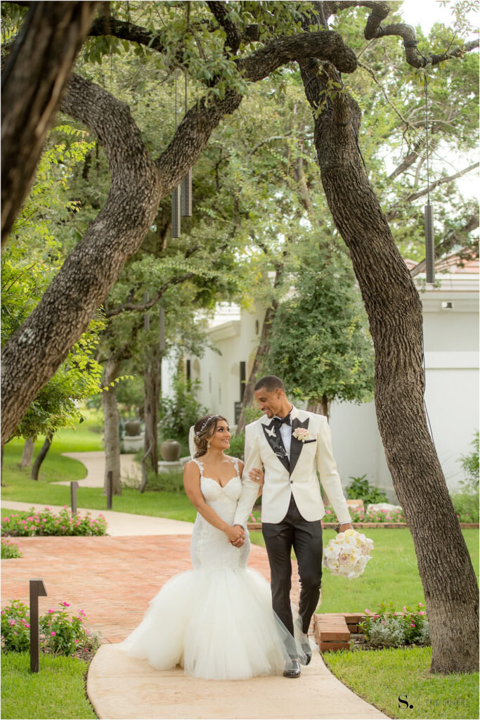 La-Cantera-Resort-San-Antonio-Hill-Wedding-Blog_0112-683x1024