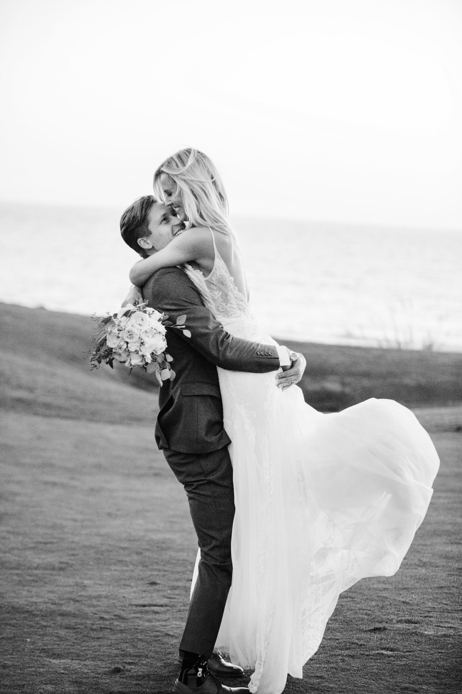 black and white romantic beach wedding
