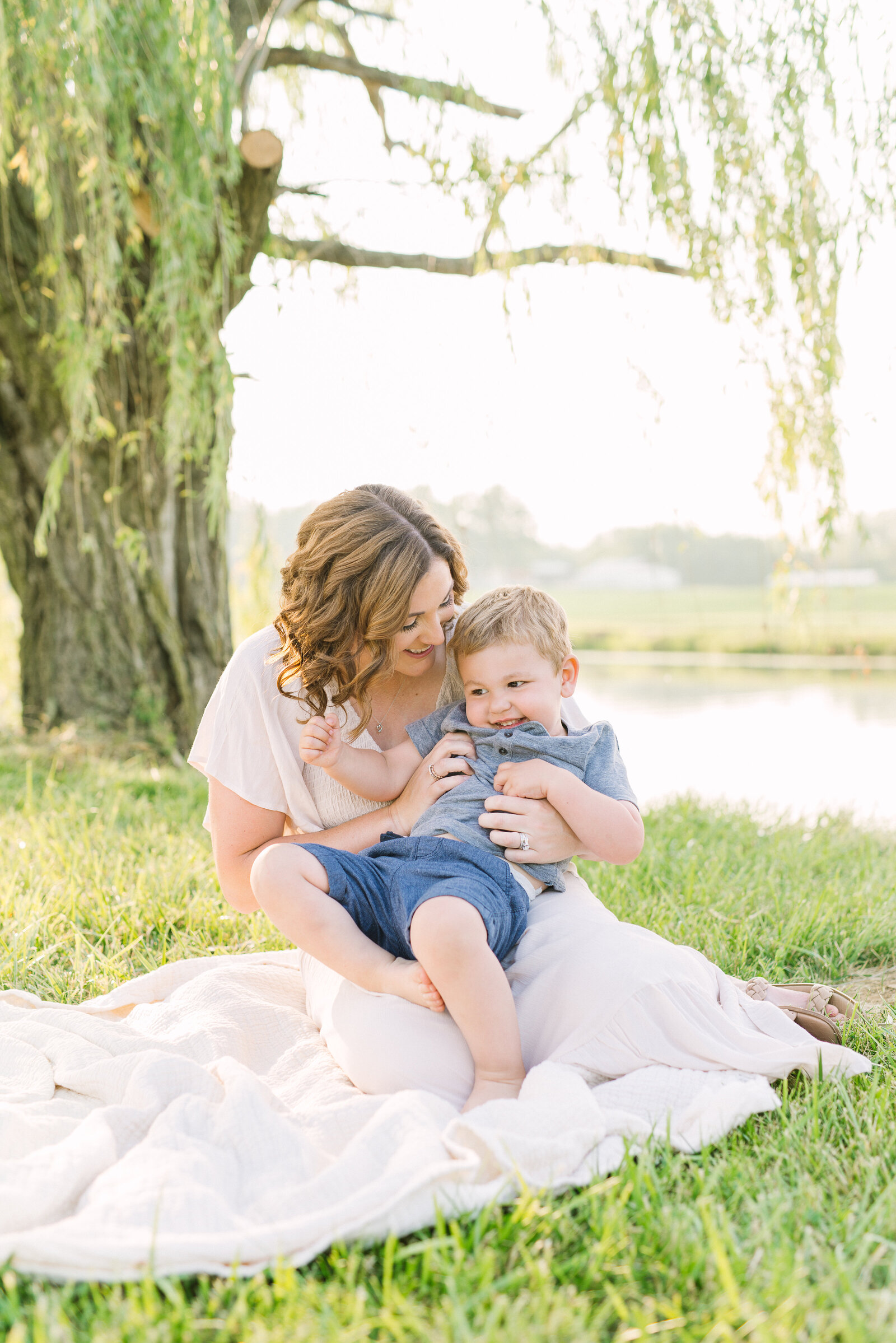 Outdoor Belleville IL Family Photographer Mom Baby