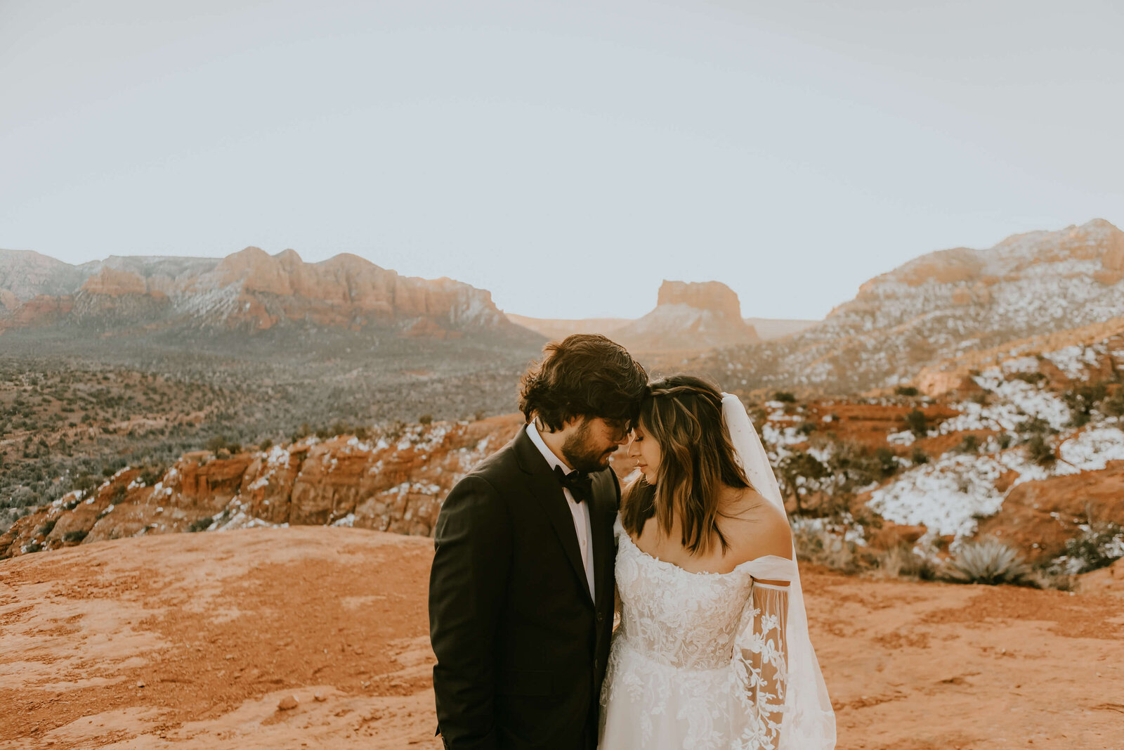 Cathedral-Rock-Elopement-Sedona-OliviaHopePhotography--15