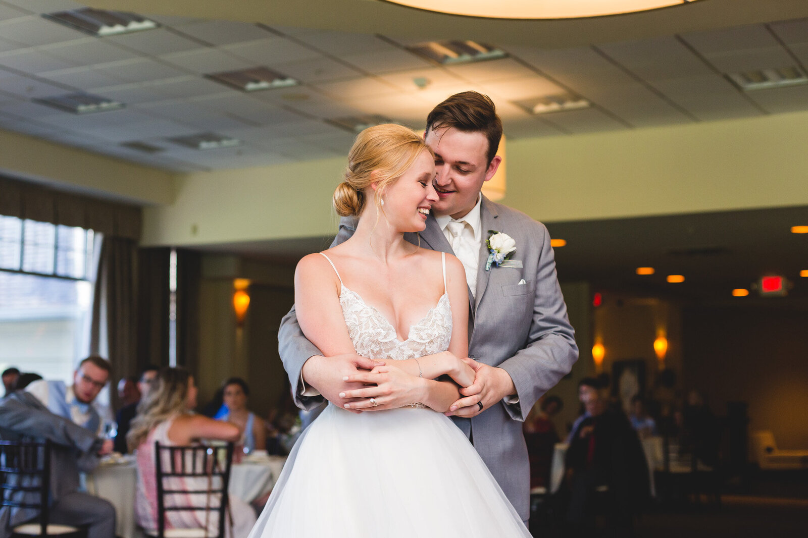 bride and groom first dance columbus ohio