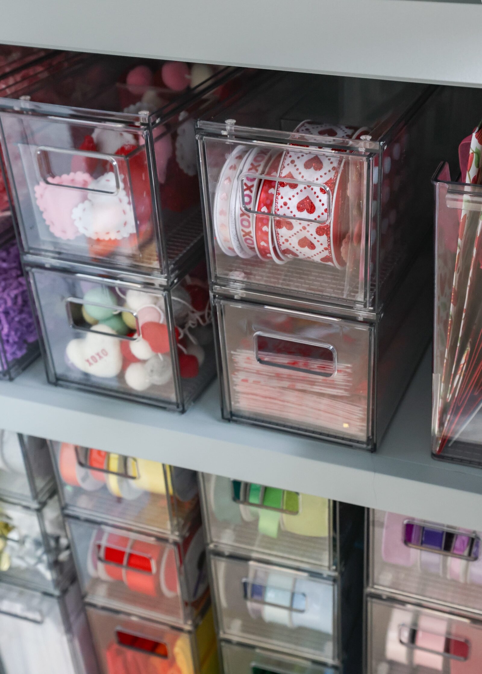 vision and hammer ribbon containers
