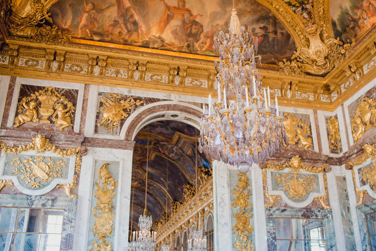hall-mirrors-gold-palace-versailles-france-travel-destination-kate-timbers-photography-1661