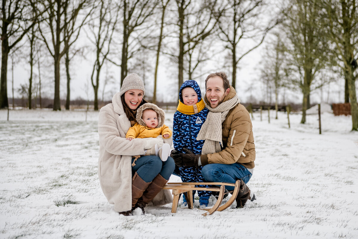 Wintershoot, winterfoto's, gezinsfoto's in de winter, fotograaf Friesland (1)