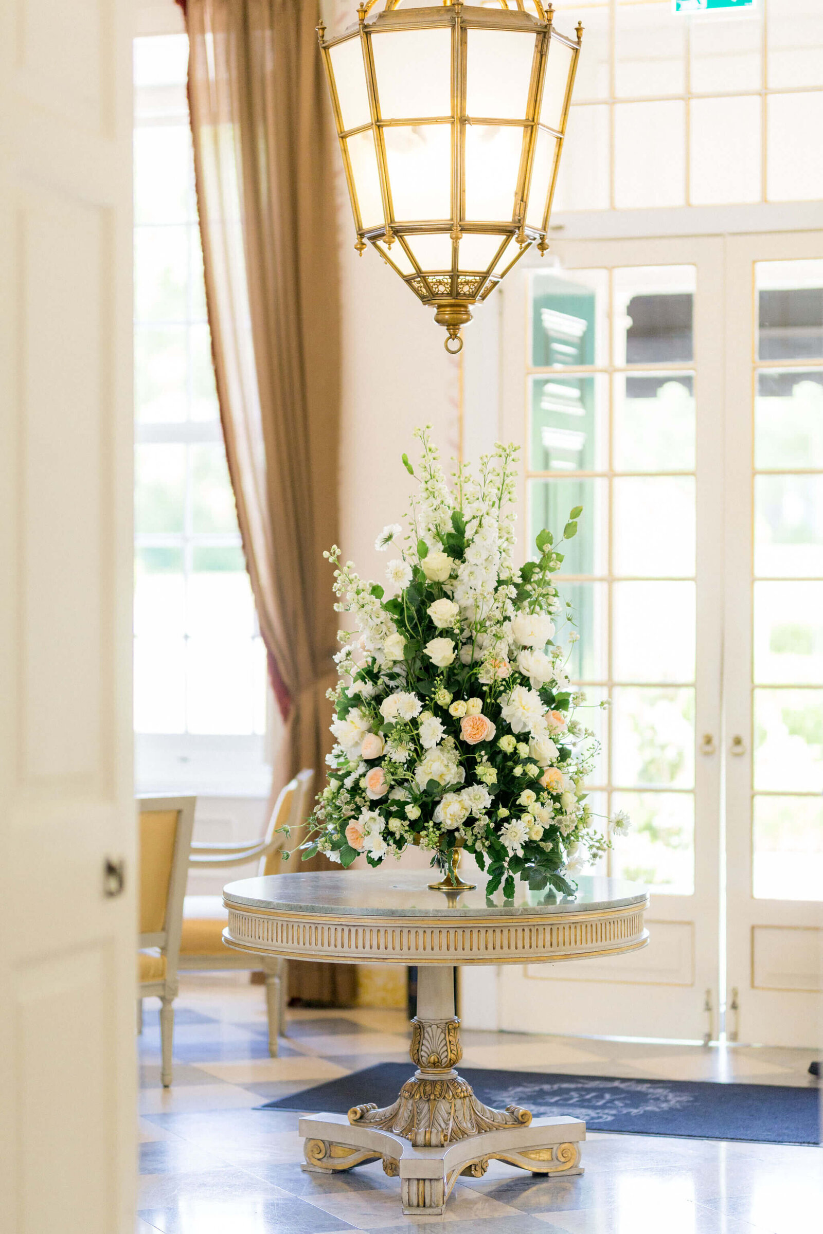 Table decor bu florals Seteais palace intimate wedding