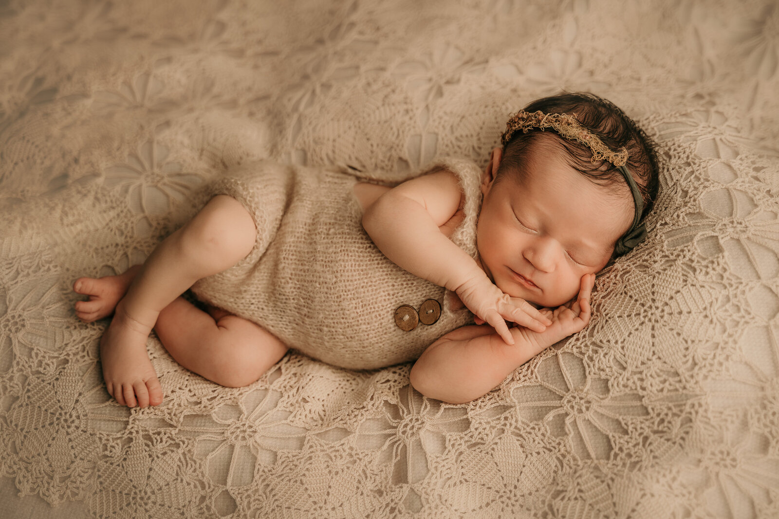 BayofPlenty-photographer-newborn-studio-posed-girl-8-2