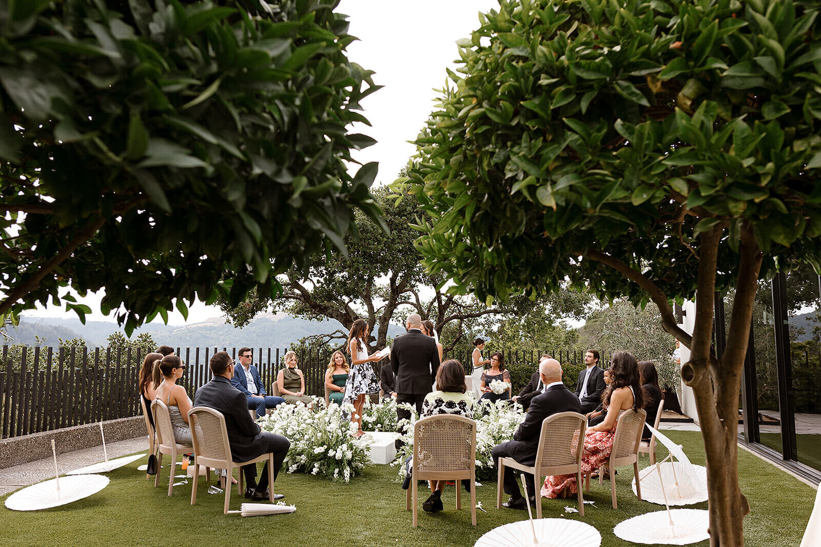 intimate-luxury-backyard-wedding-30