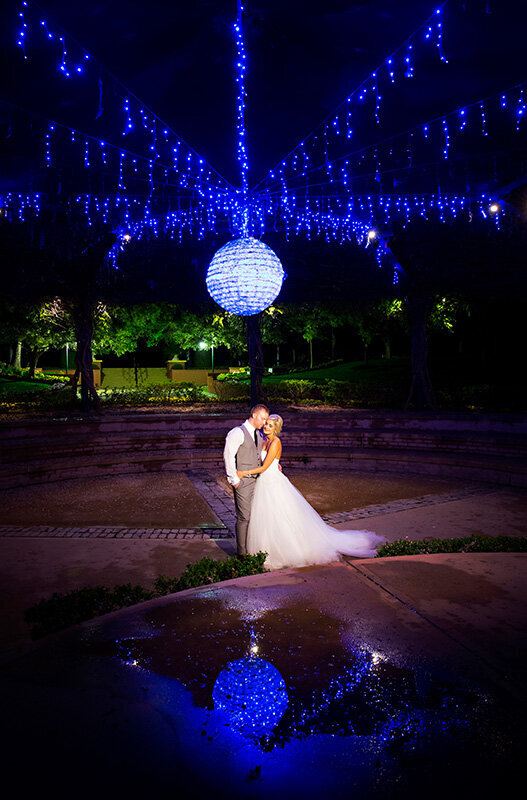 hunter valley gardens night photo with bride and groom