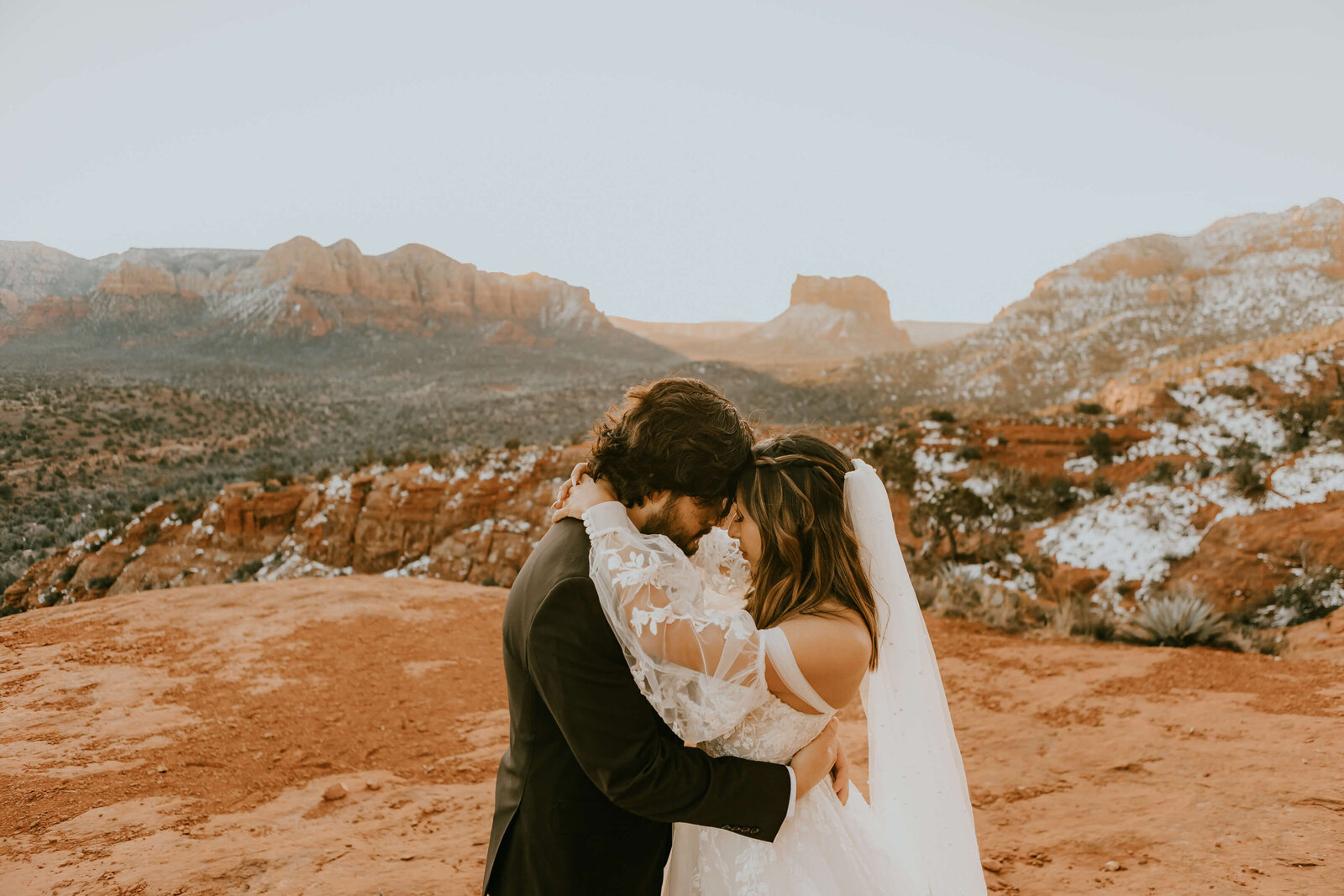 Cathedral-Rock-Elopement-Sedona-OliviaHopePhotography--14