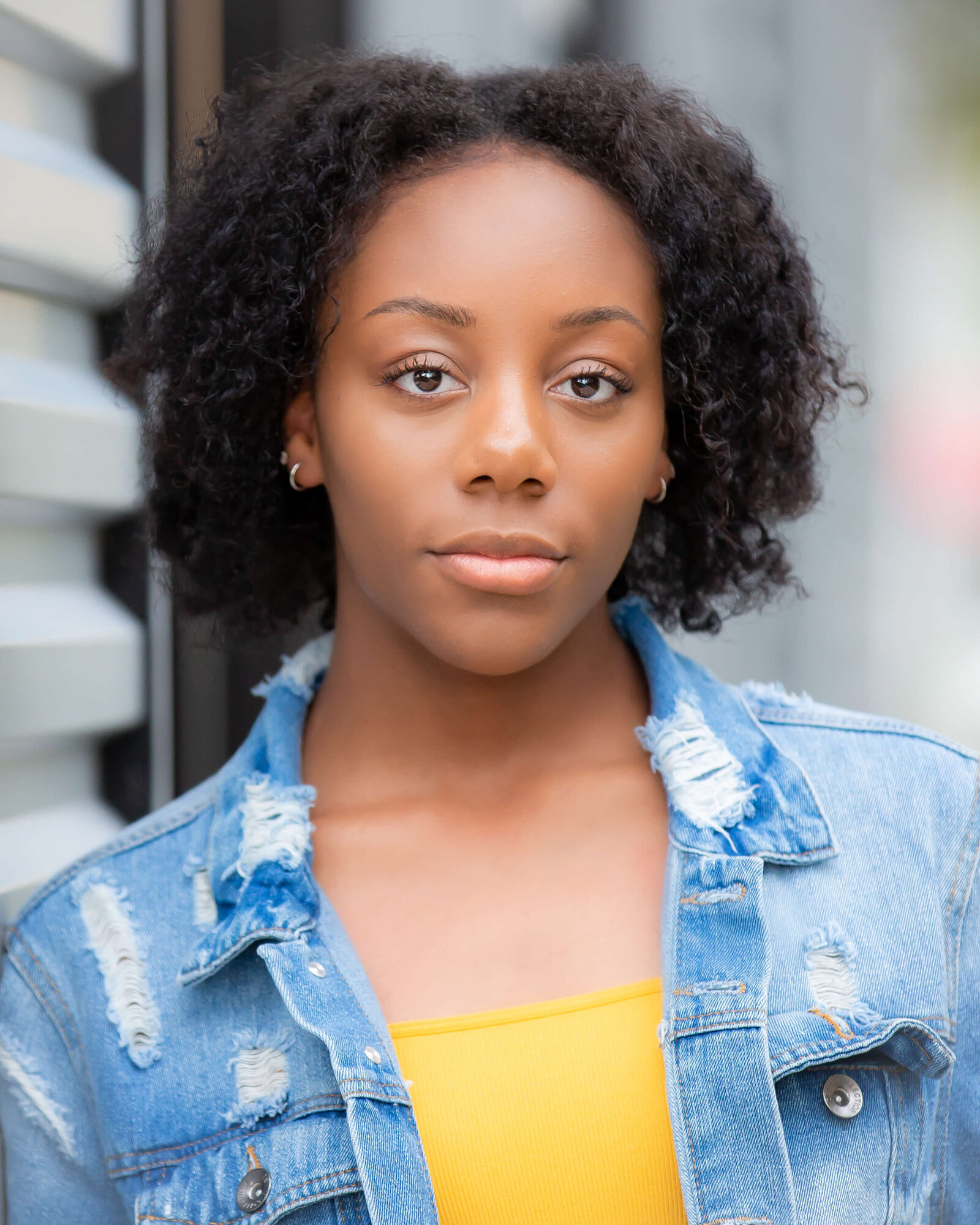 Orlando headshot photography for personal branding. Bright, natural light portrait highlighting professional and approachable expression.
