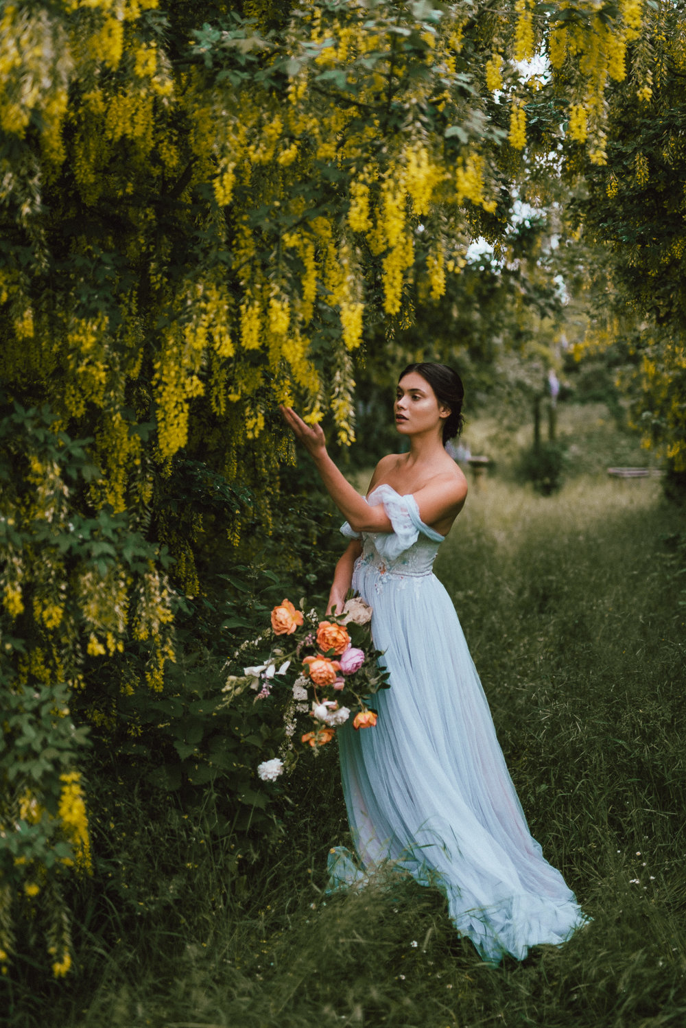 Heron-grey-blue-tulle-wedding-dress-JoanneFlemingDesign-DavidWickhamPhoto (9)