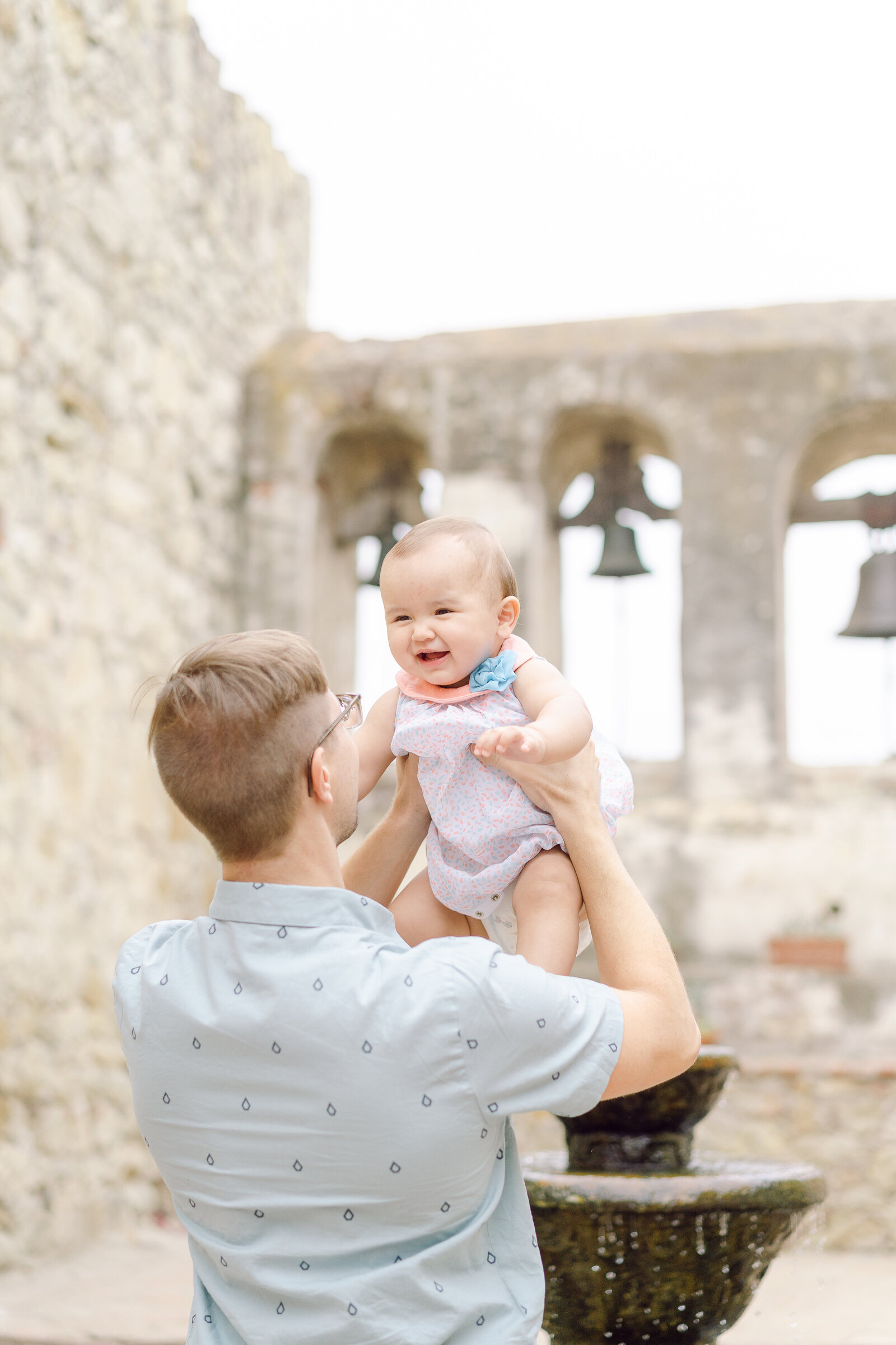 father and baby daughter photoshoot