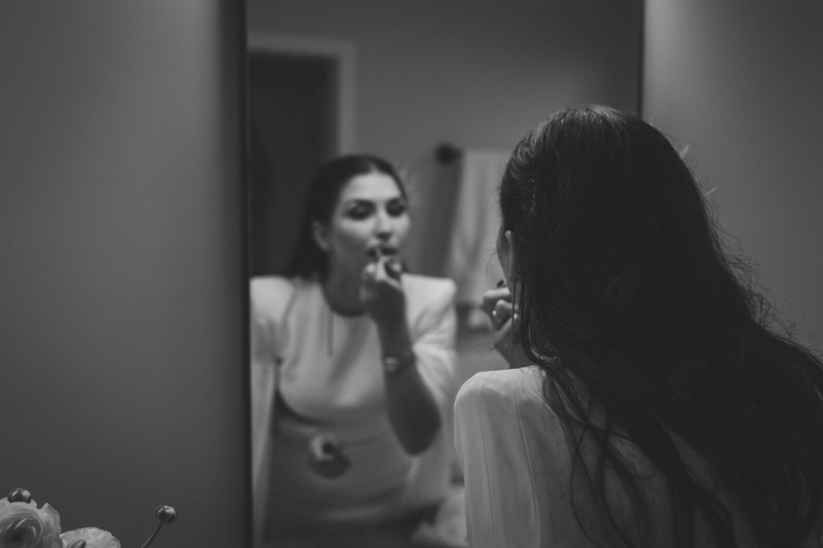 bride getting ready for her surprise elopement in memphis