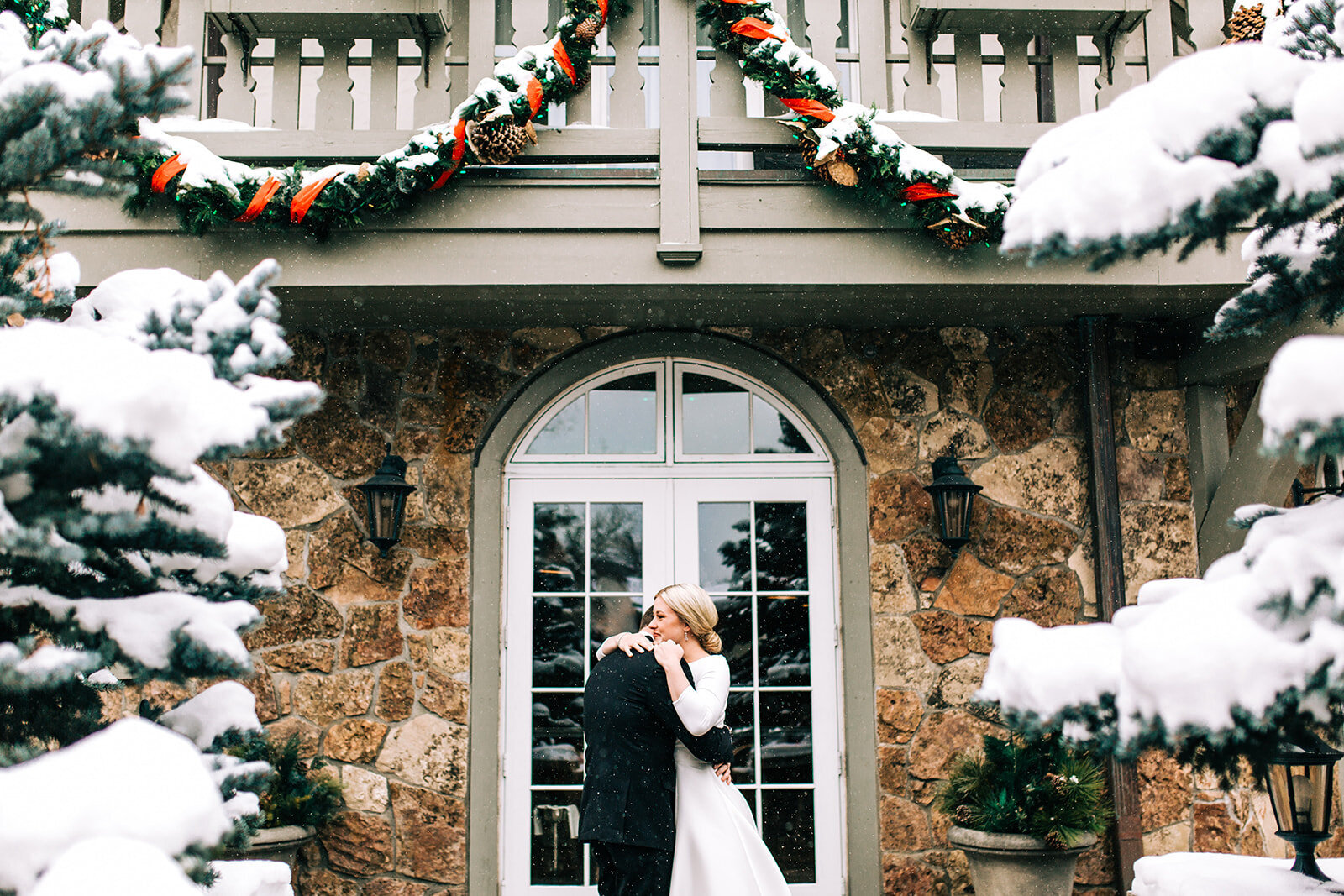 winter wedding at the sonnenalp in vail
