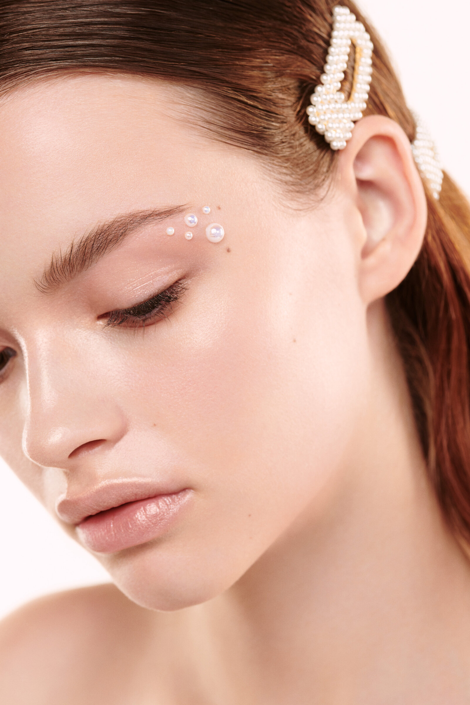Sfumato-make-up--Comopolitan-beauty-editorial-pearls-1