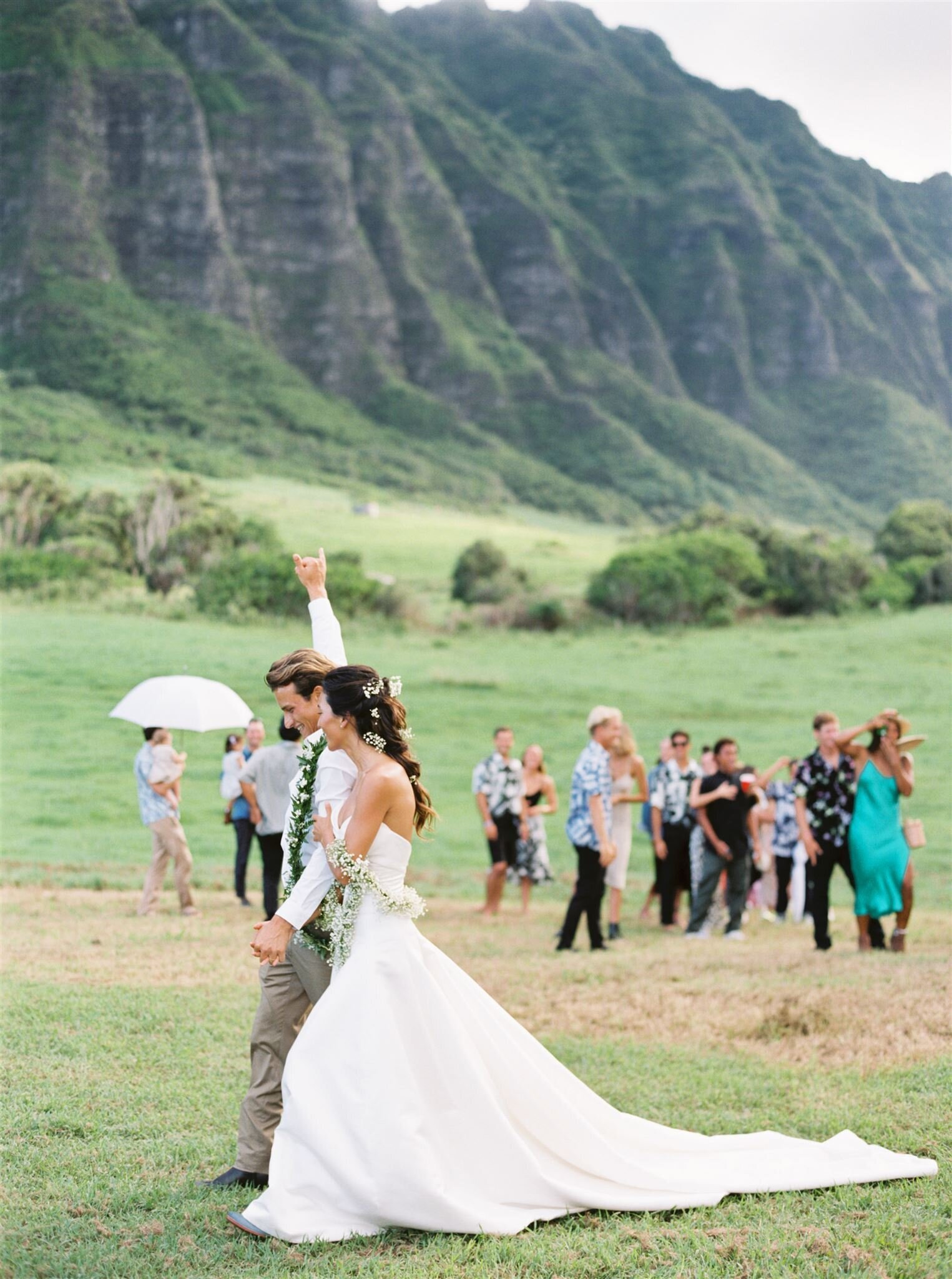 Oahu Hawaii Kauloa Ranch Wedding Film-Valorie Darling Photography-15-8_websize