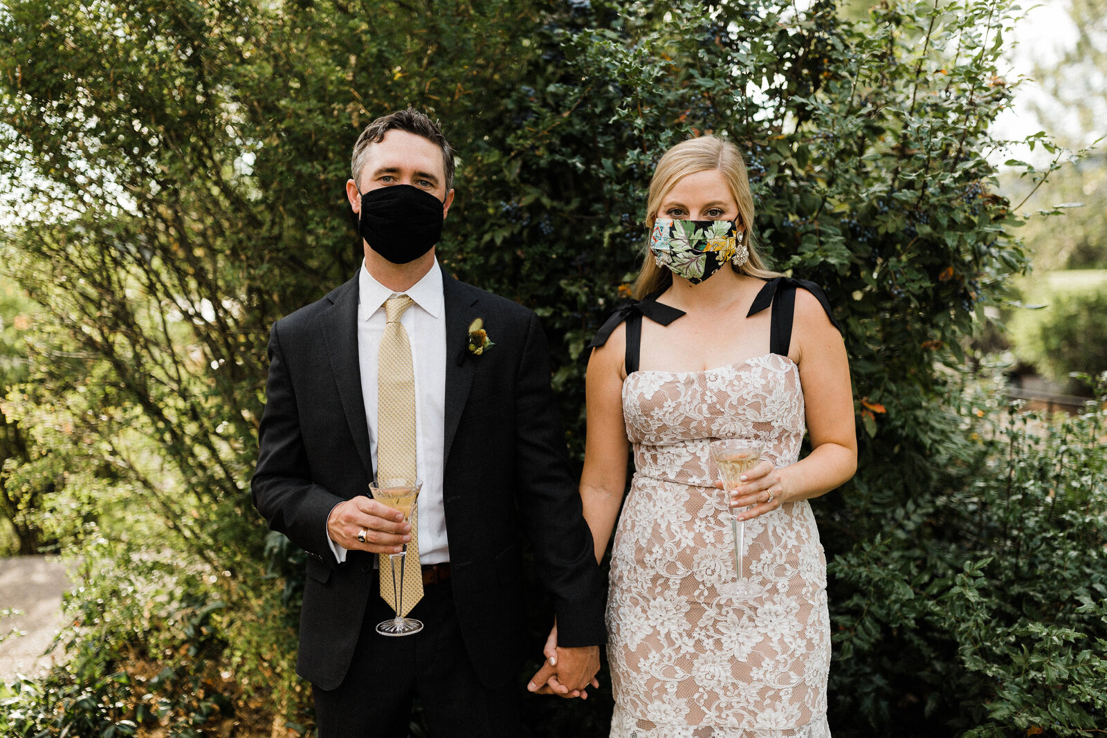 bride-groom-masks-sunriver-resort-oregon-001
