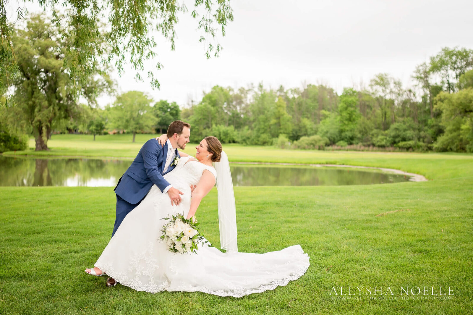 Wedding-at-River-Club-of-Mequon-404