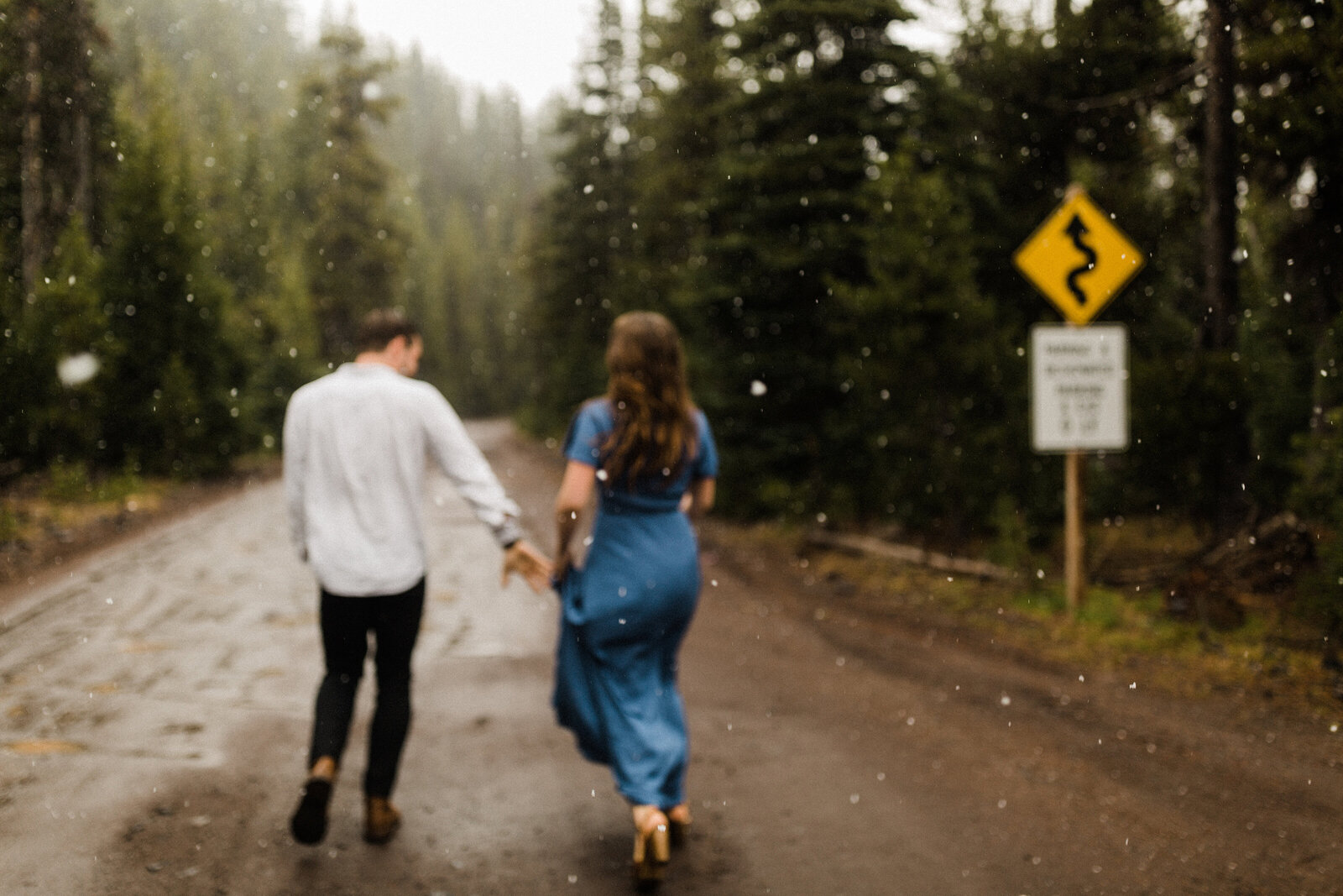 couple-engagement-portrait-snow-cascade-lakes-oregon