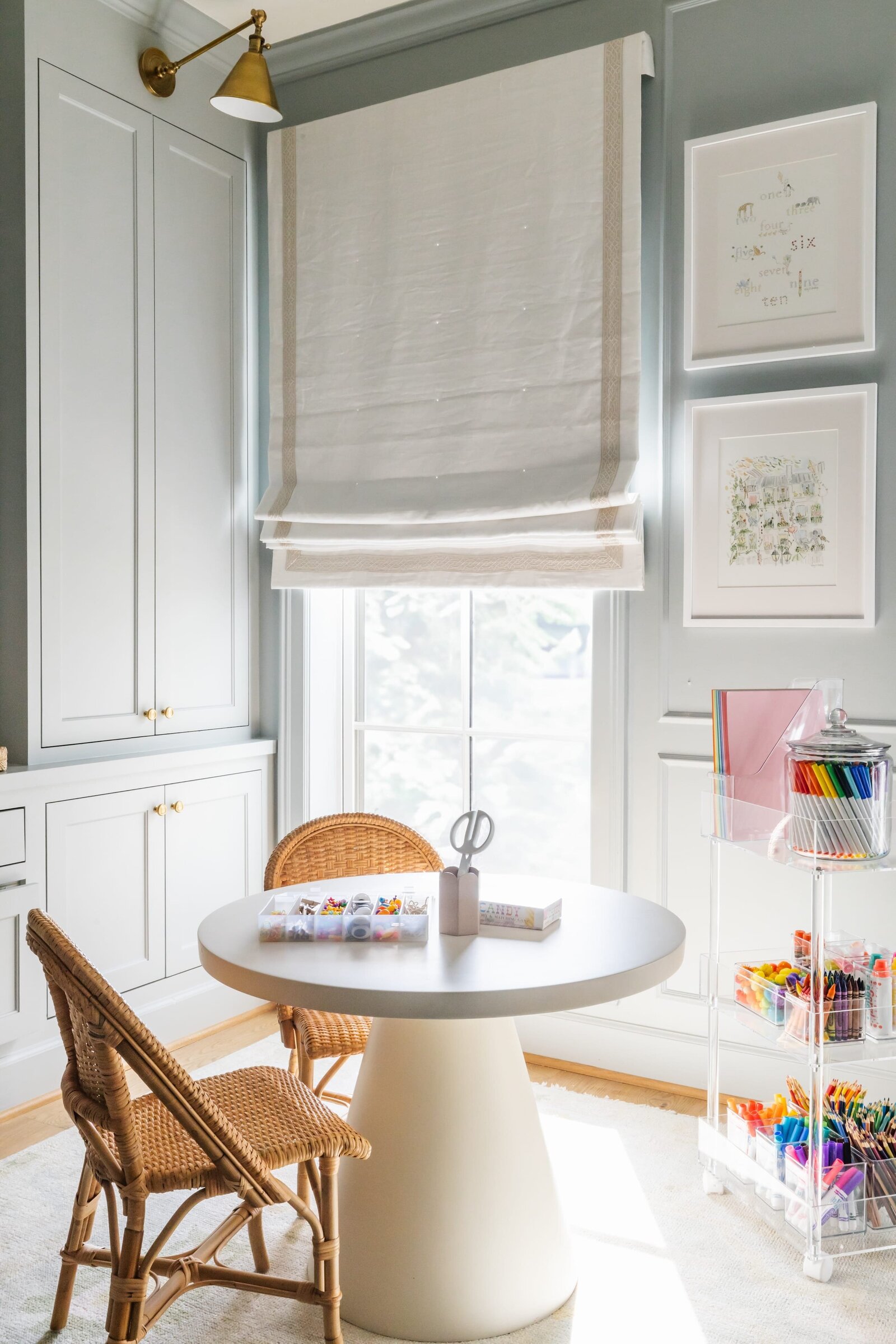 vision and hammer round table and chairs