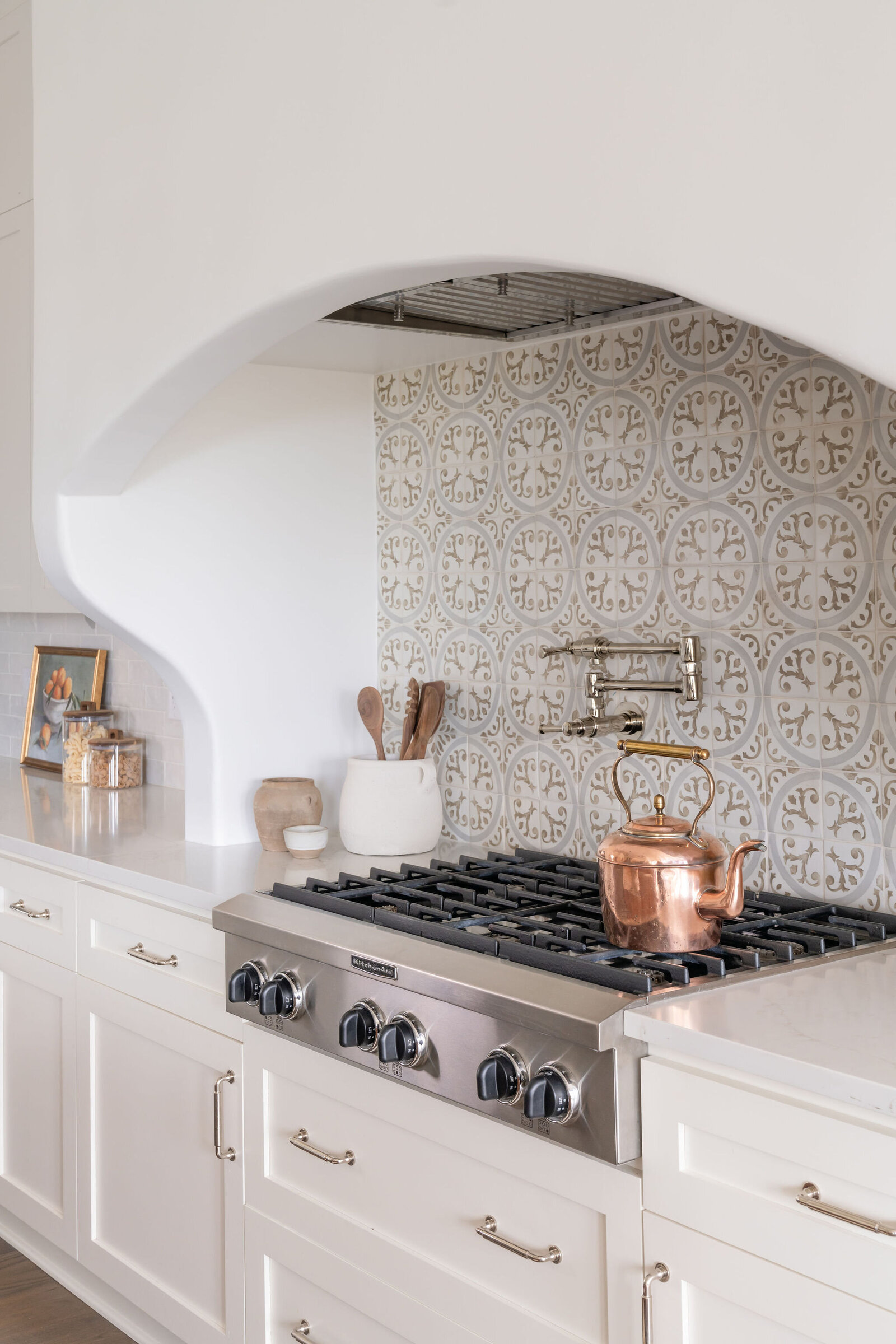 Nuela_Designs_Interior_Design_Kitchen_Design_Patterned_Tile_Backsplash