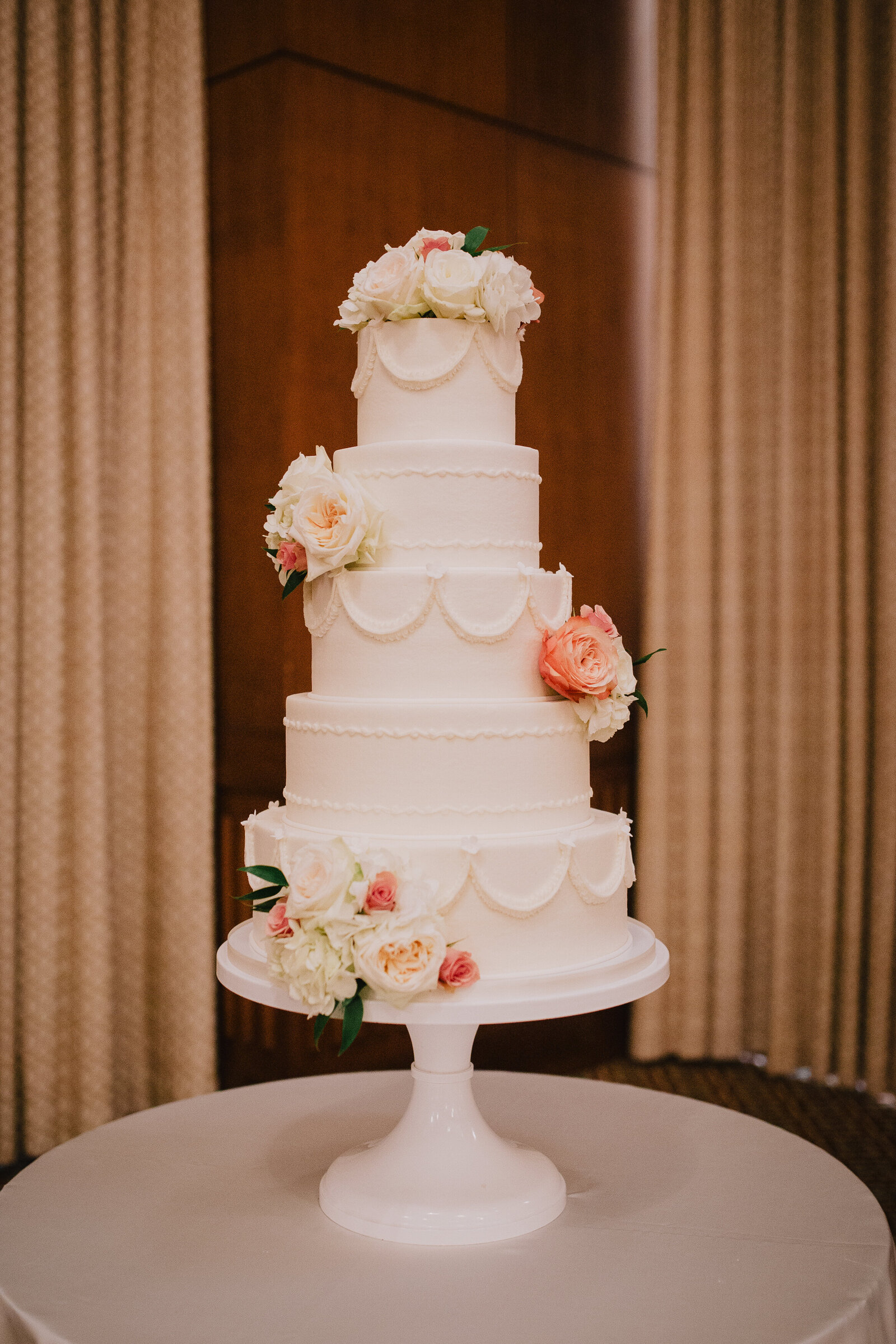 Elegant-Wedding-Cake-Ashley-Cakes-32