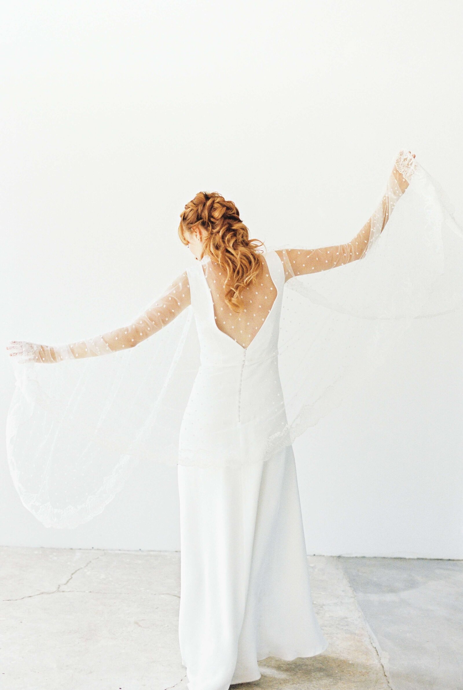 Wedding-dress-bridal-gown-store-website-template-Showit-pexels-leeloo-thefirst-5038560